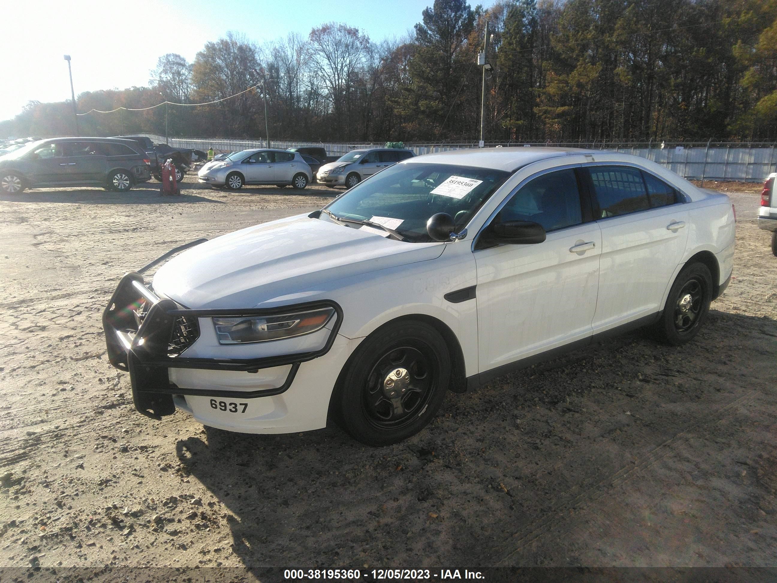 Photo 1 VIN: 1FAHP2MK4FG100775 - FORD POLICE 