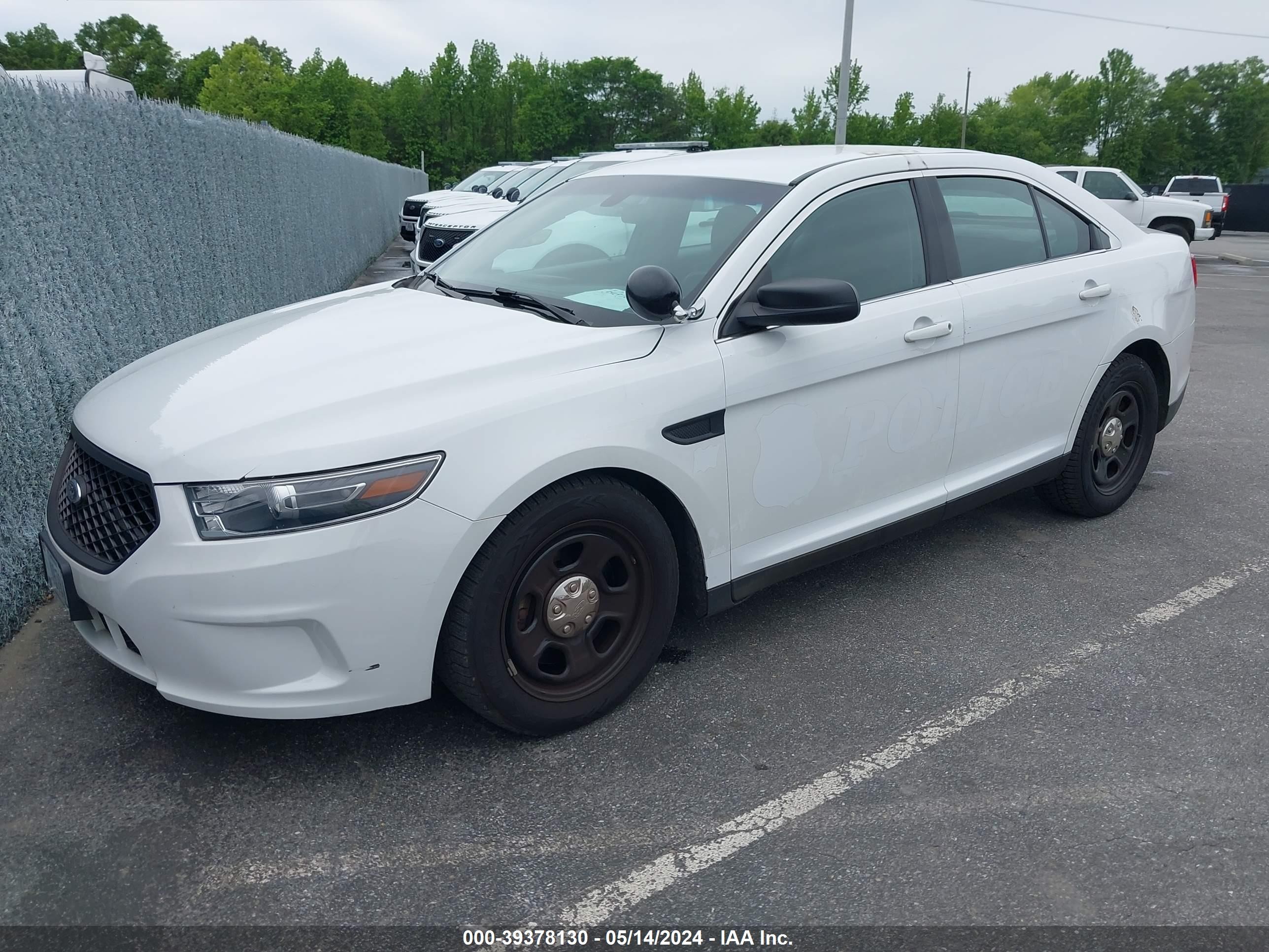 Photo 1 VIN: 1FAHP2MK6JG138324 - FORD TAURUS 