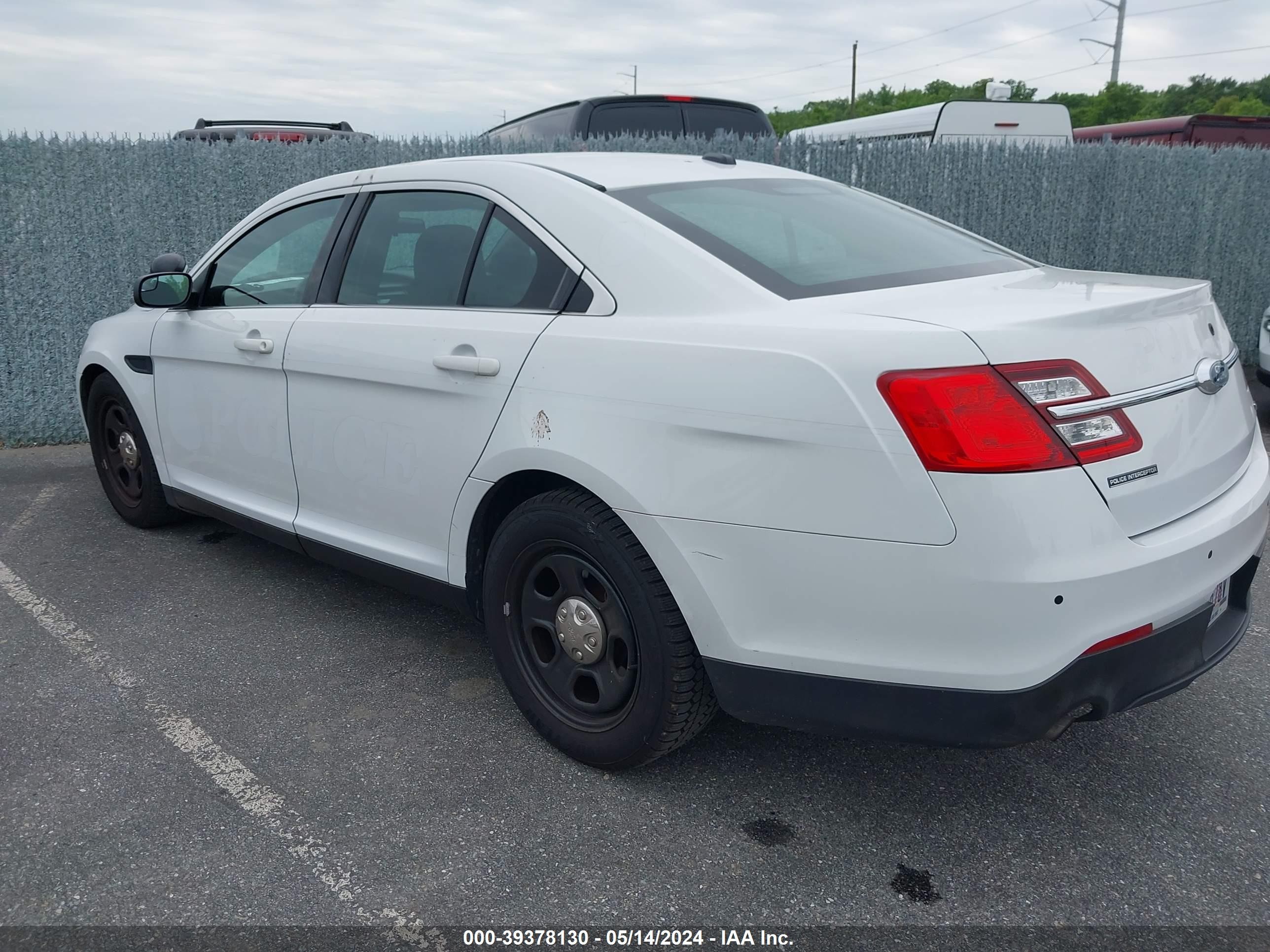 Photo 2 VIN: 1FAHP2MK6JG138324 - FORD TAURUS 