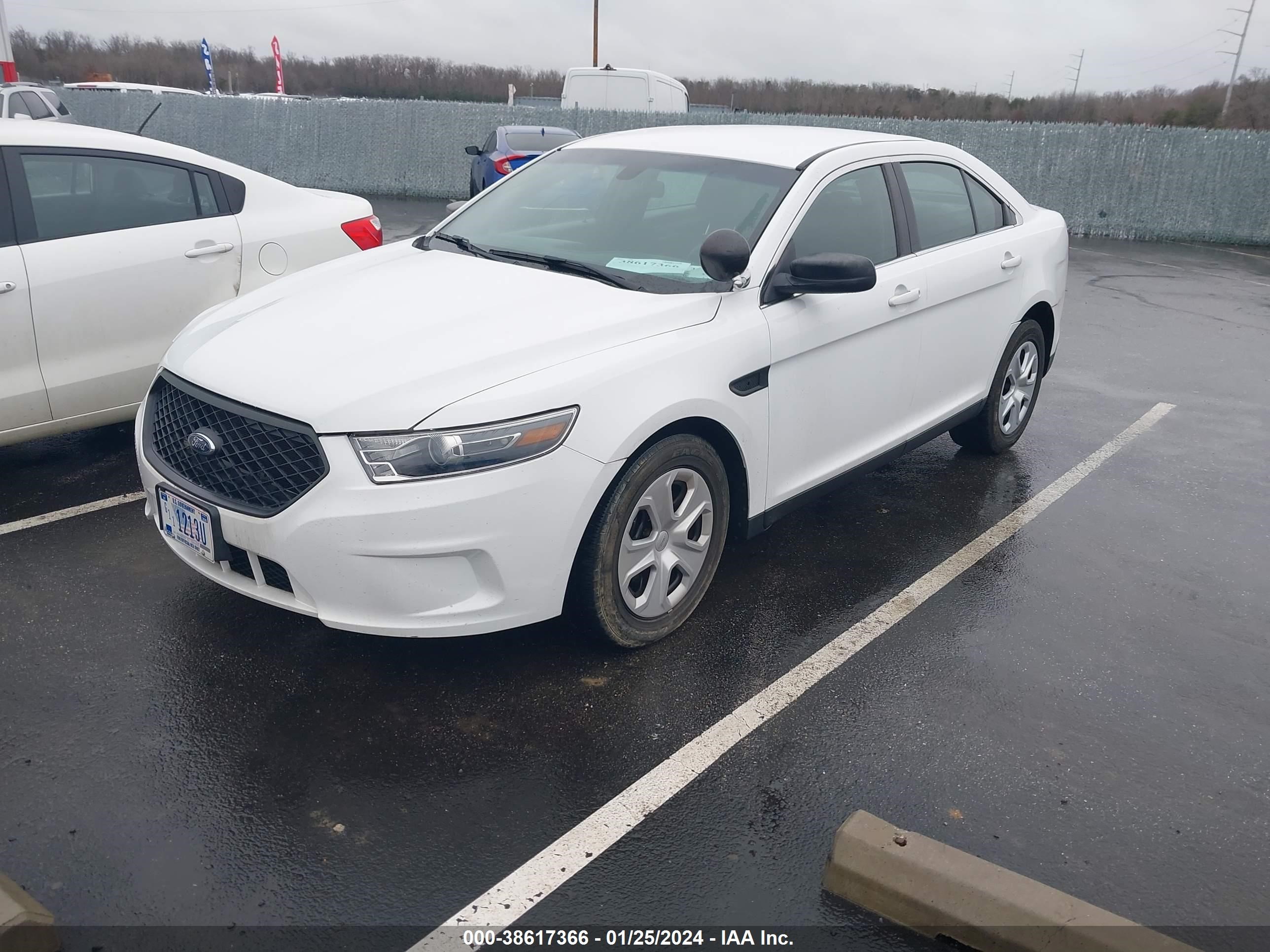 Photo 1 VIN: 1FAHP2MK9HG143396 - FORD POLICE 