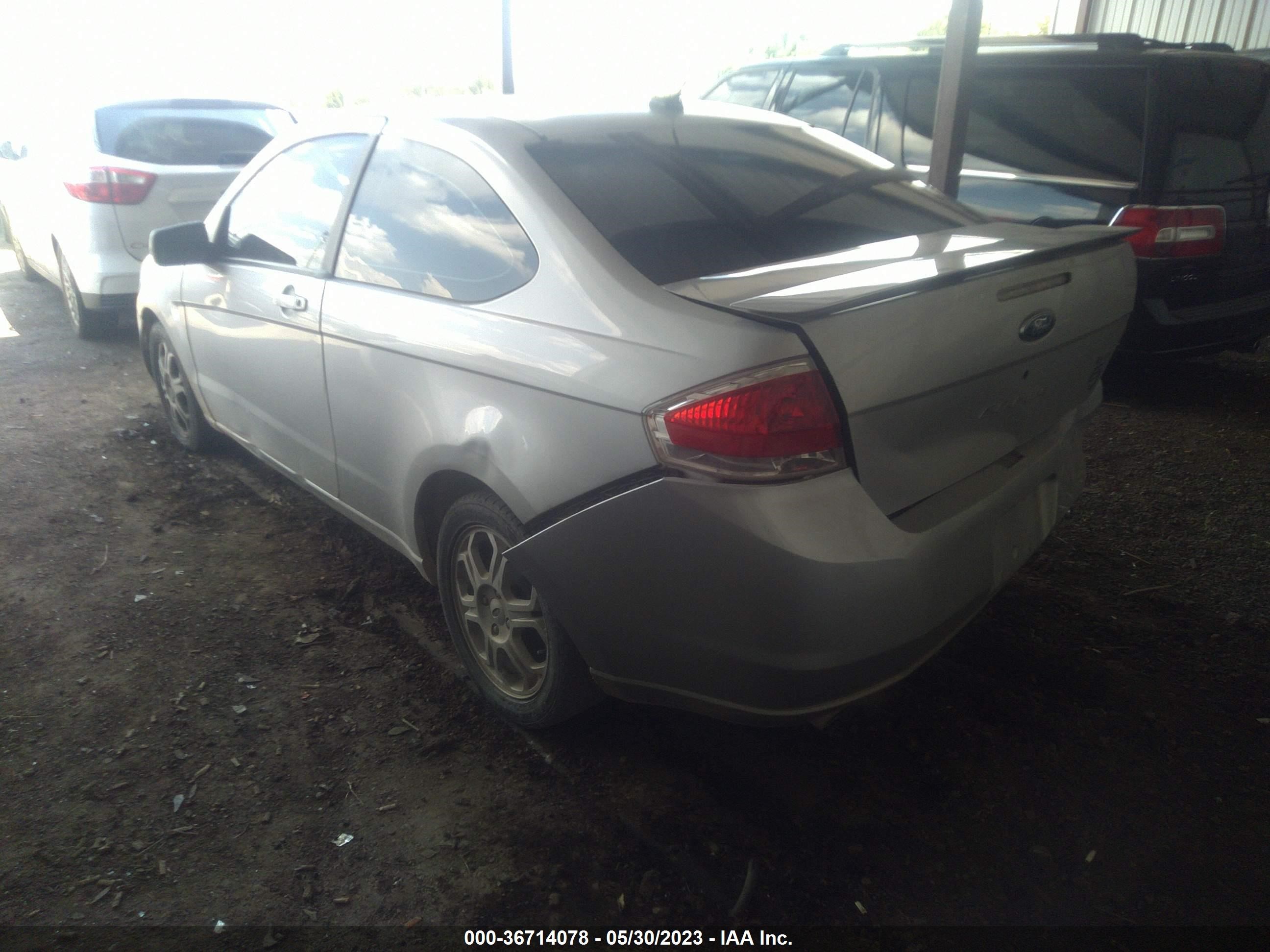 Photo 2 VIN: 1FAHP32N39W159197 - FORD FOCUS 