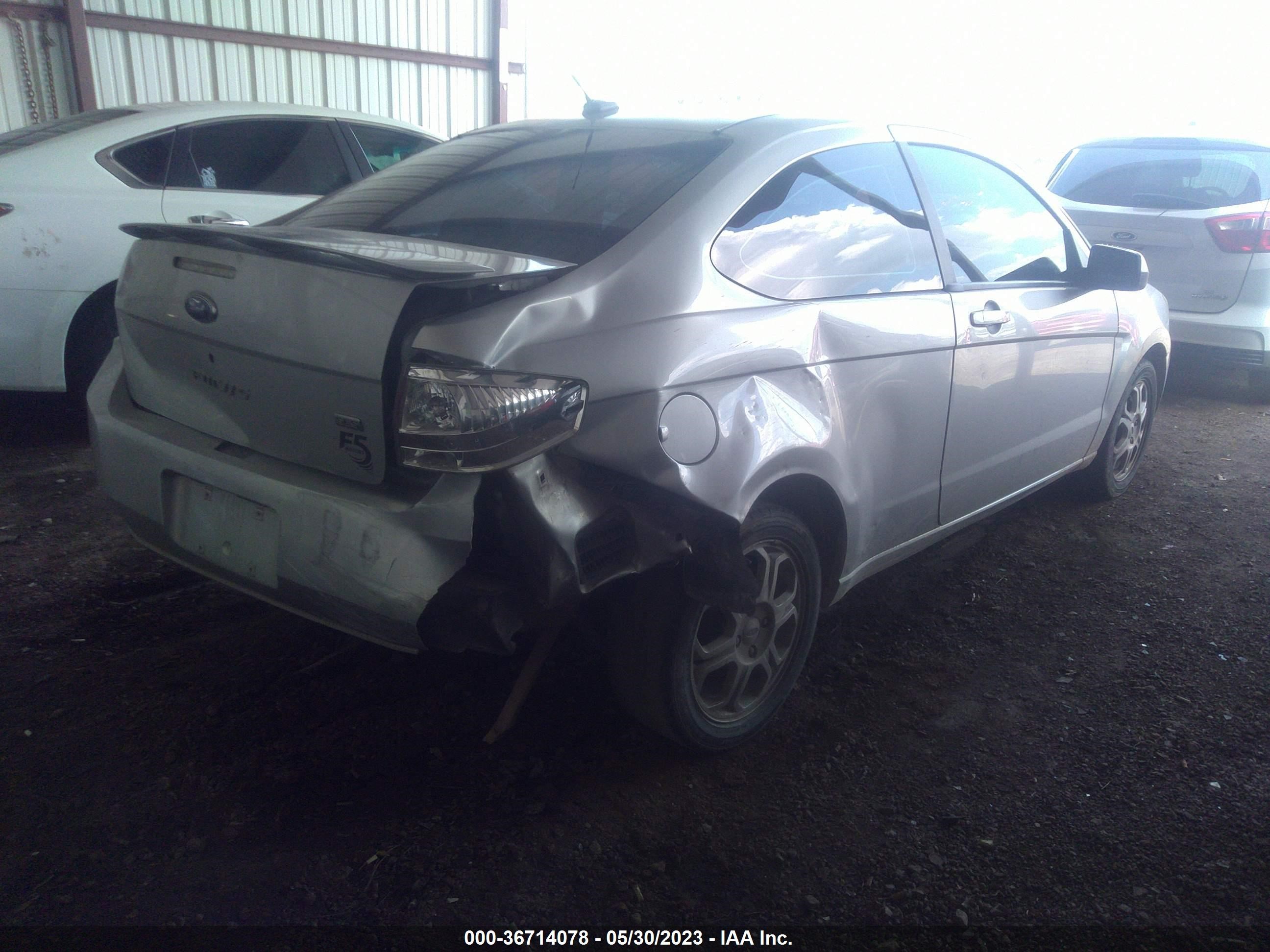 Photo 3 VIN: 1FAHP32N39W159197 - FORD FOCUS 