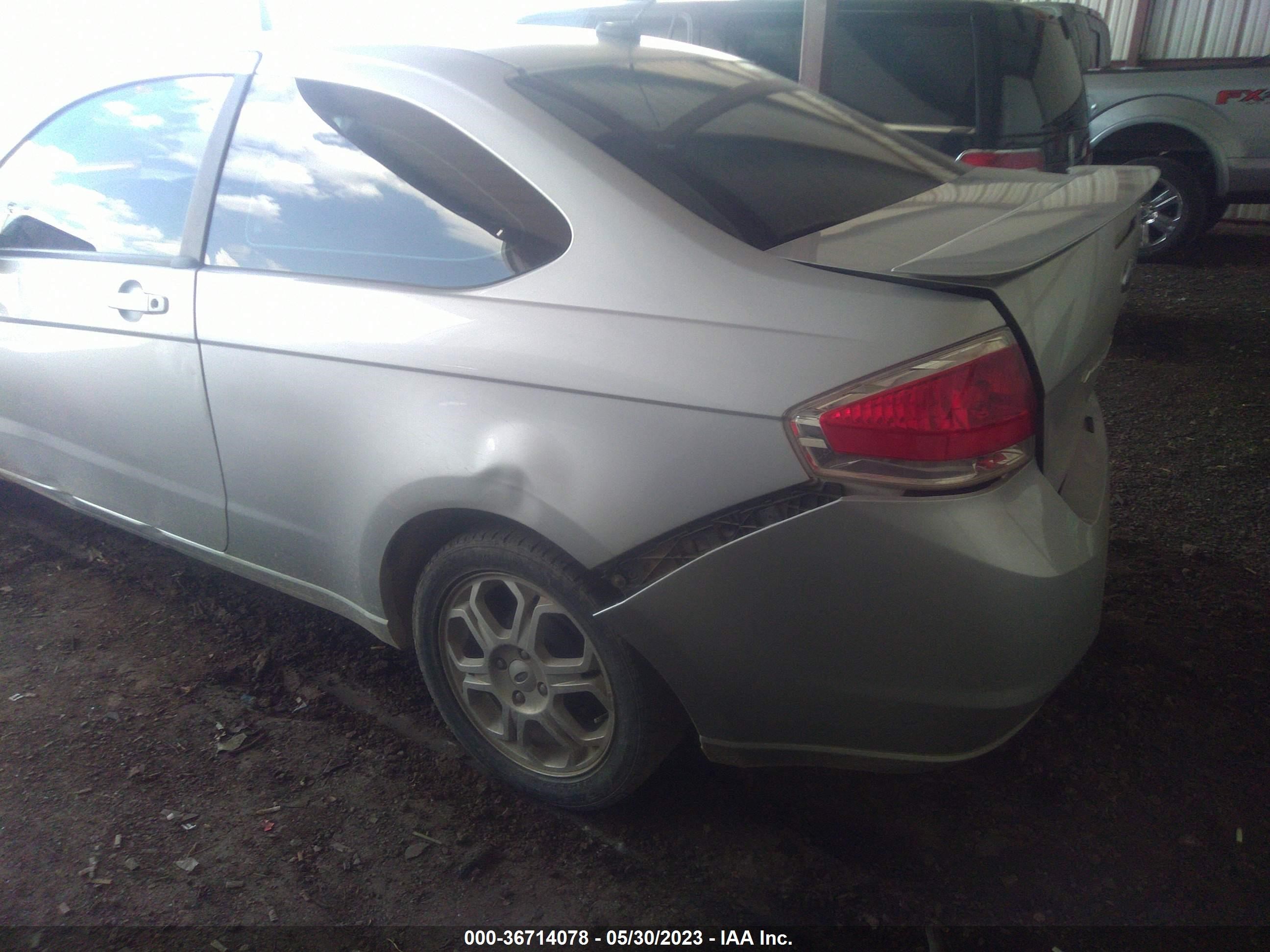 Photo 5 VIN: 1FAHP32N39W159197 - FORD FOCUS 