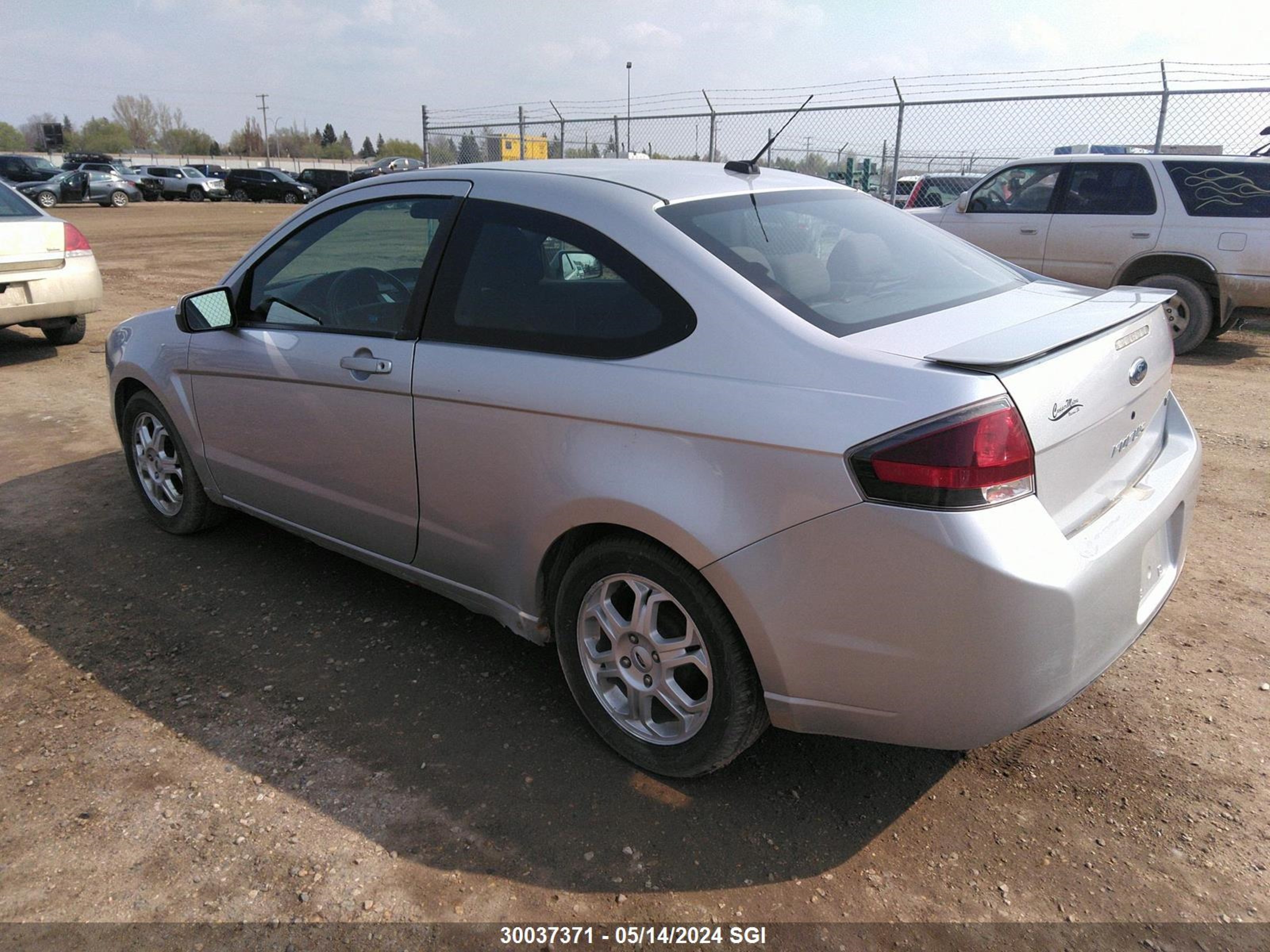 Photo 2 VIN: 1FAHP32N49W154526 - FORD FOCUS 