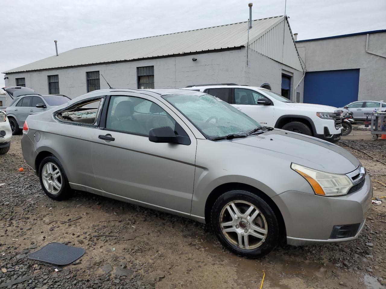 Photo 3 VIN: 1FAHP32N58W272972 - FORD FOCUS 