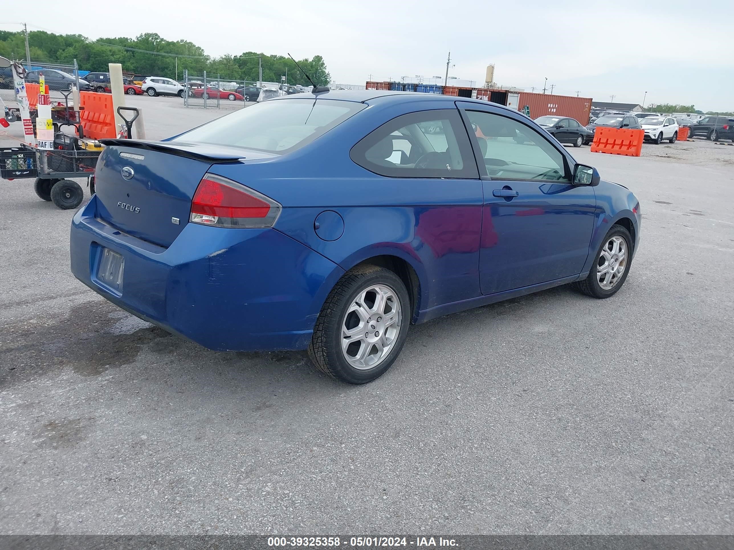 Photo 3 VIN: 1FAHP32N79W168565 - FORD FOCUS 