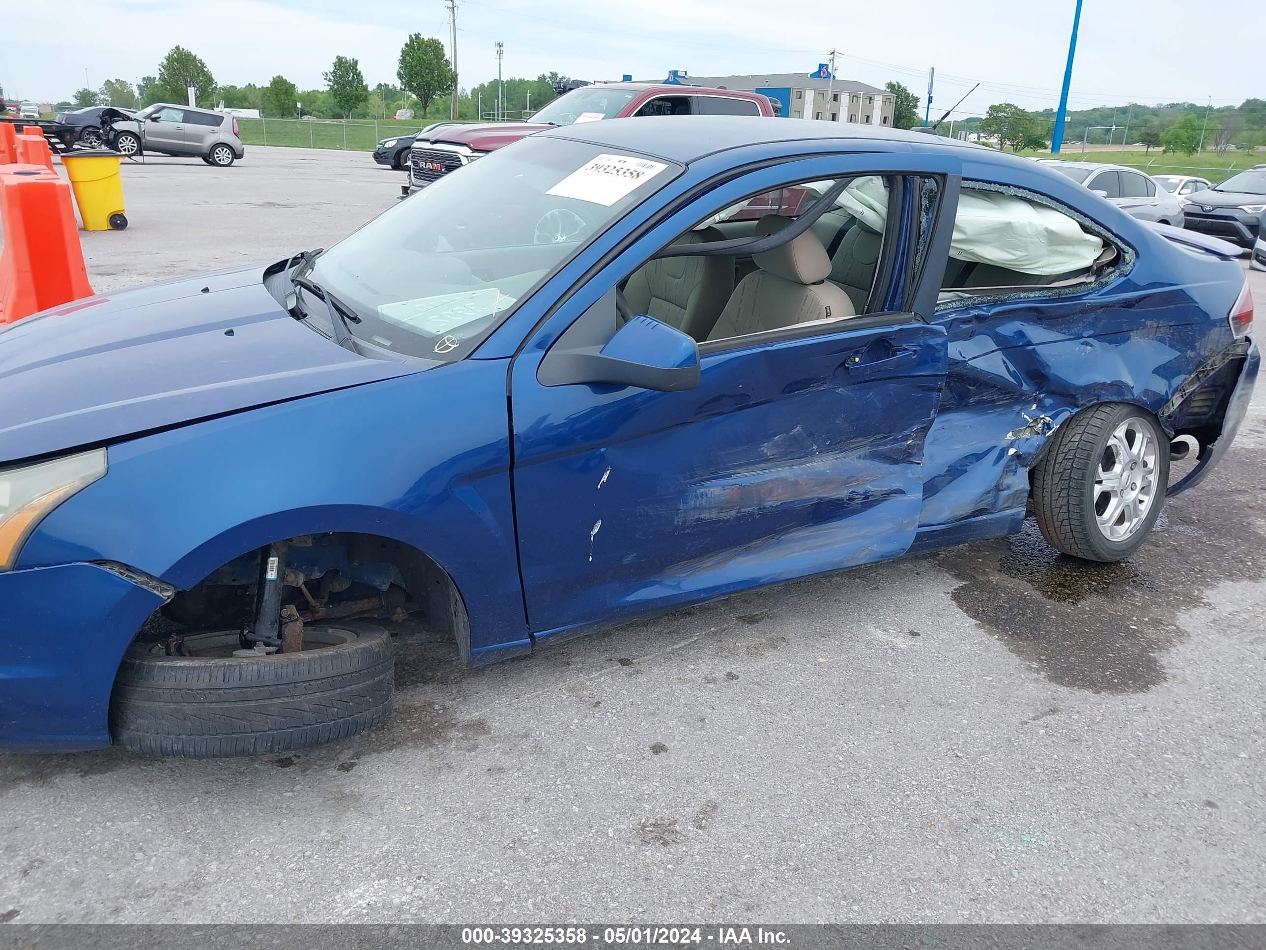 Photo 5 VIN: 1FAHP32N79W168565 - FORD FOCUS 