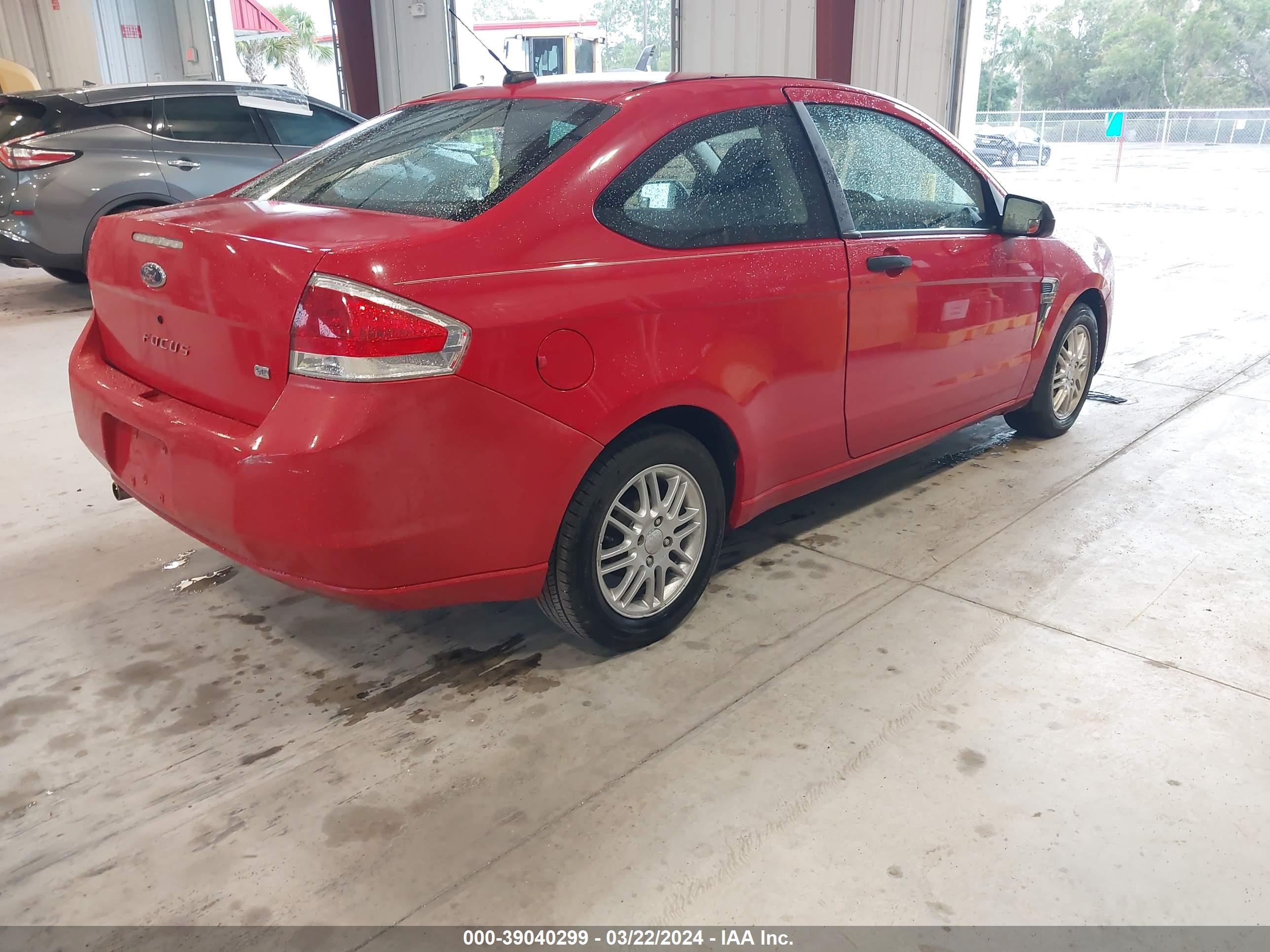 Photo 3 VIN: 1FAHP33N08W105904 - FORD FOCUS 