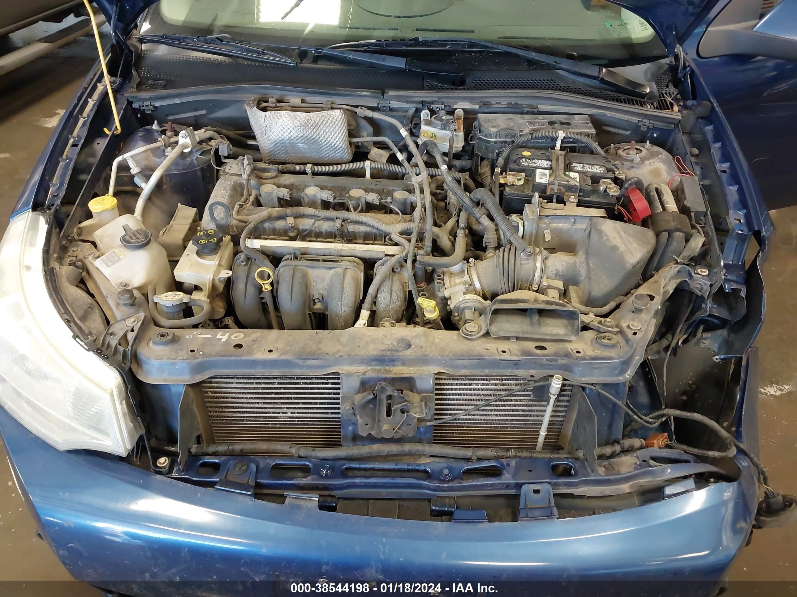 Photo 9 VIN: 1FAHP33N38W267669 - FORD FOCUS 