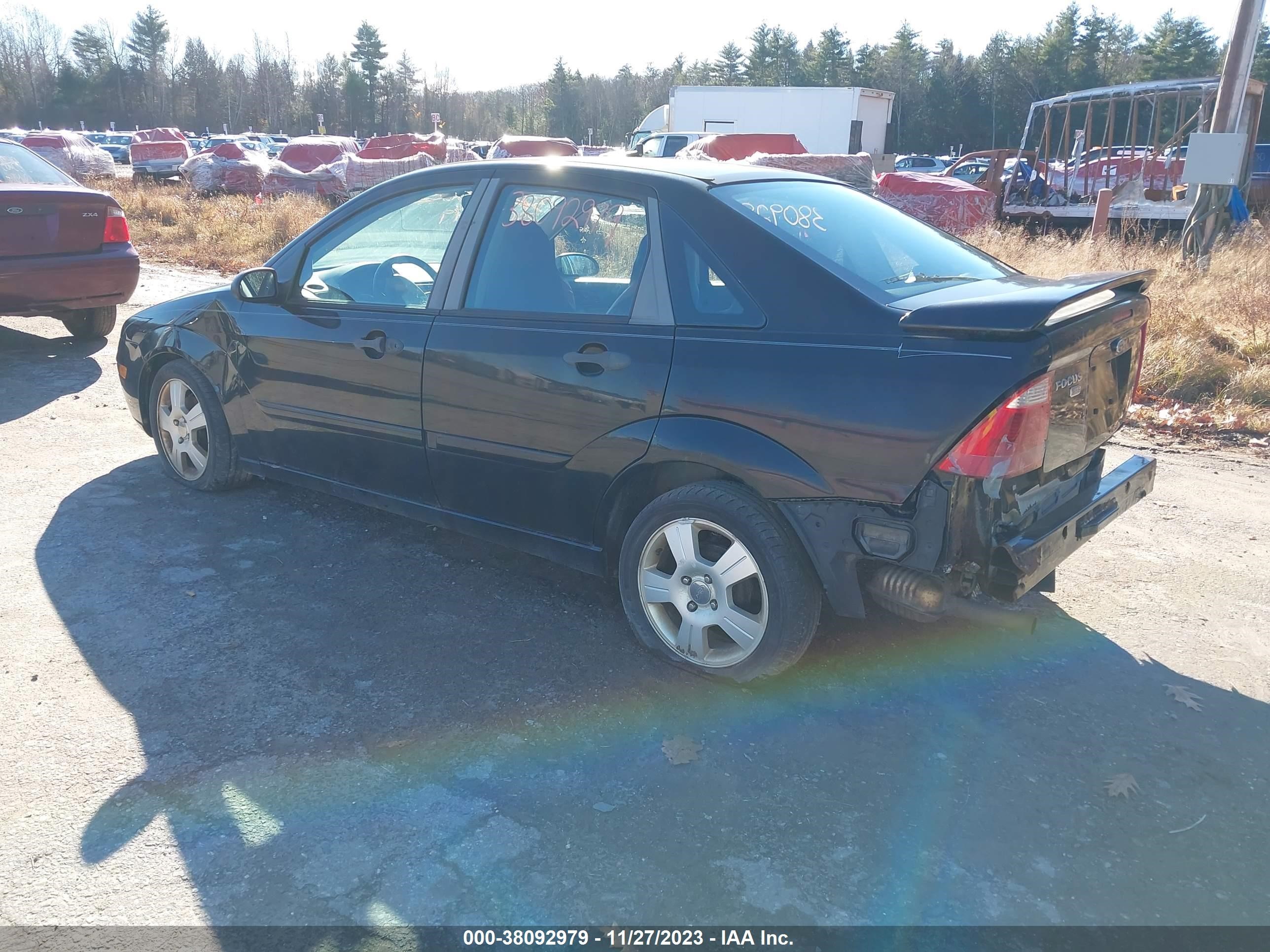 Photo 3 VIN: 1FAHP34N07W198324 - FORD FOCUS 