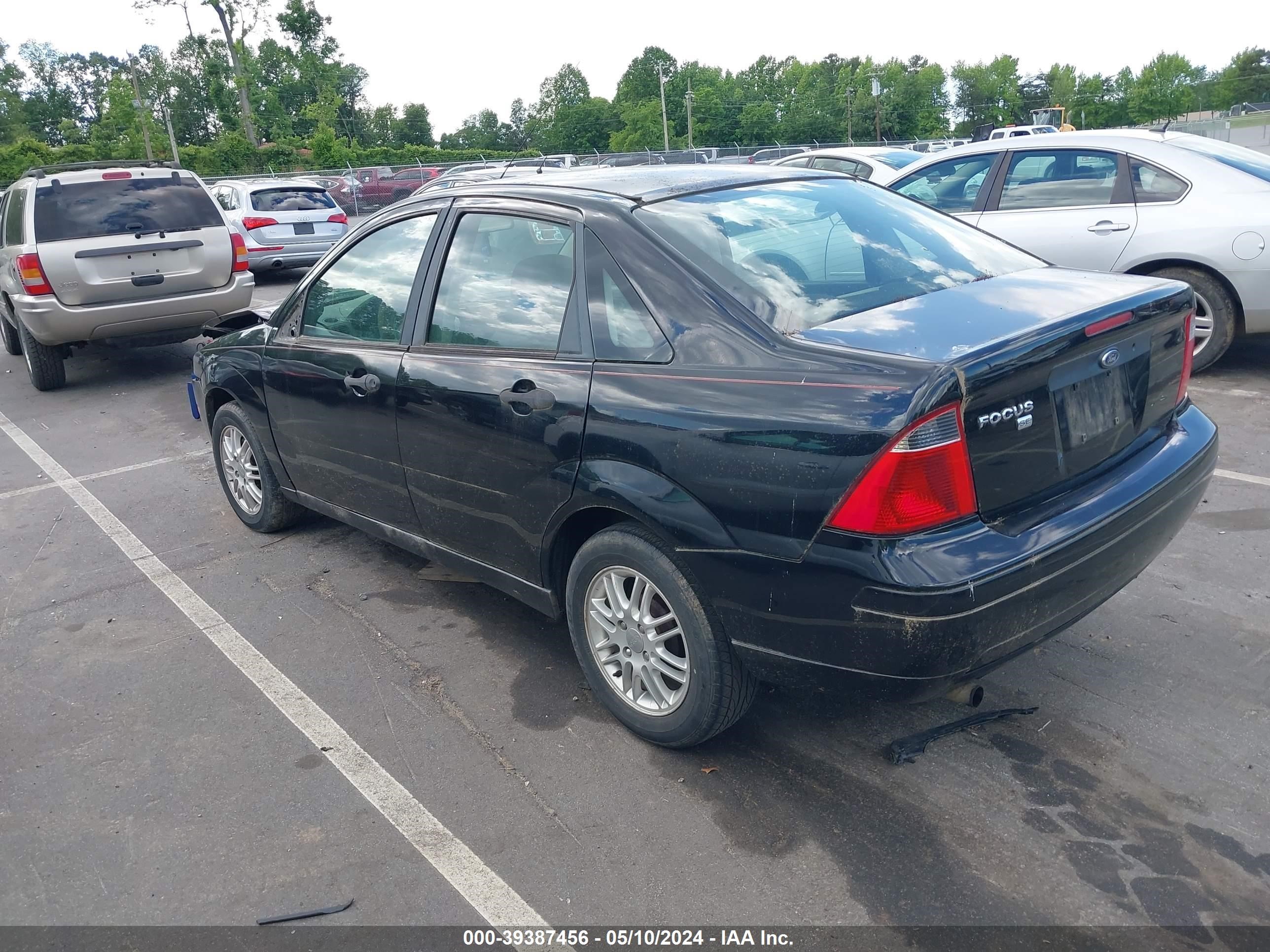 Photo 2 VIN: 1FAHP34N07W262507 - FORD FOCUS 