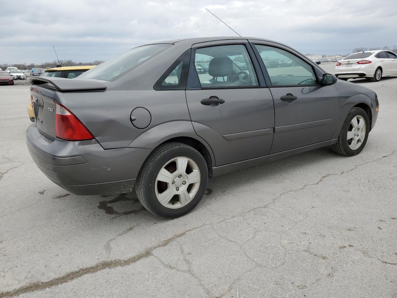 Photo 2 VIN: 1FAHP34N16W144657 - FORD FOCUS 