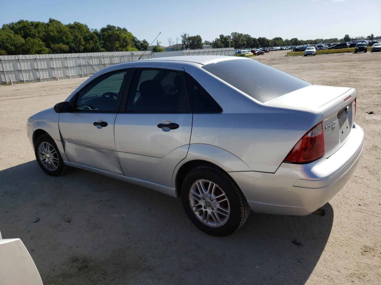 Photo 1 VIN: 1FAHP34N16W184043 - FORD FOCUS 