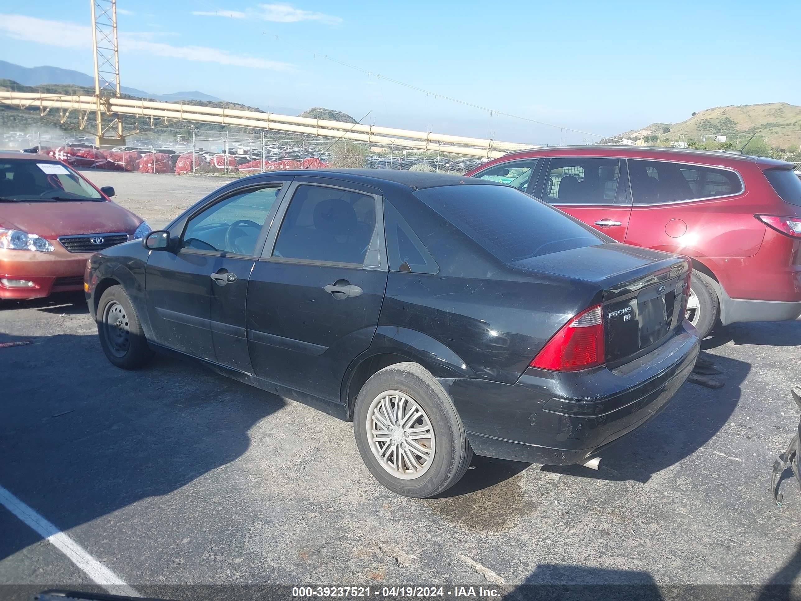 Photo 2 VIN: 1FAHP34N16W217607 - FORD FOCUS 