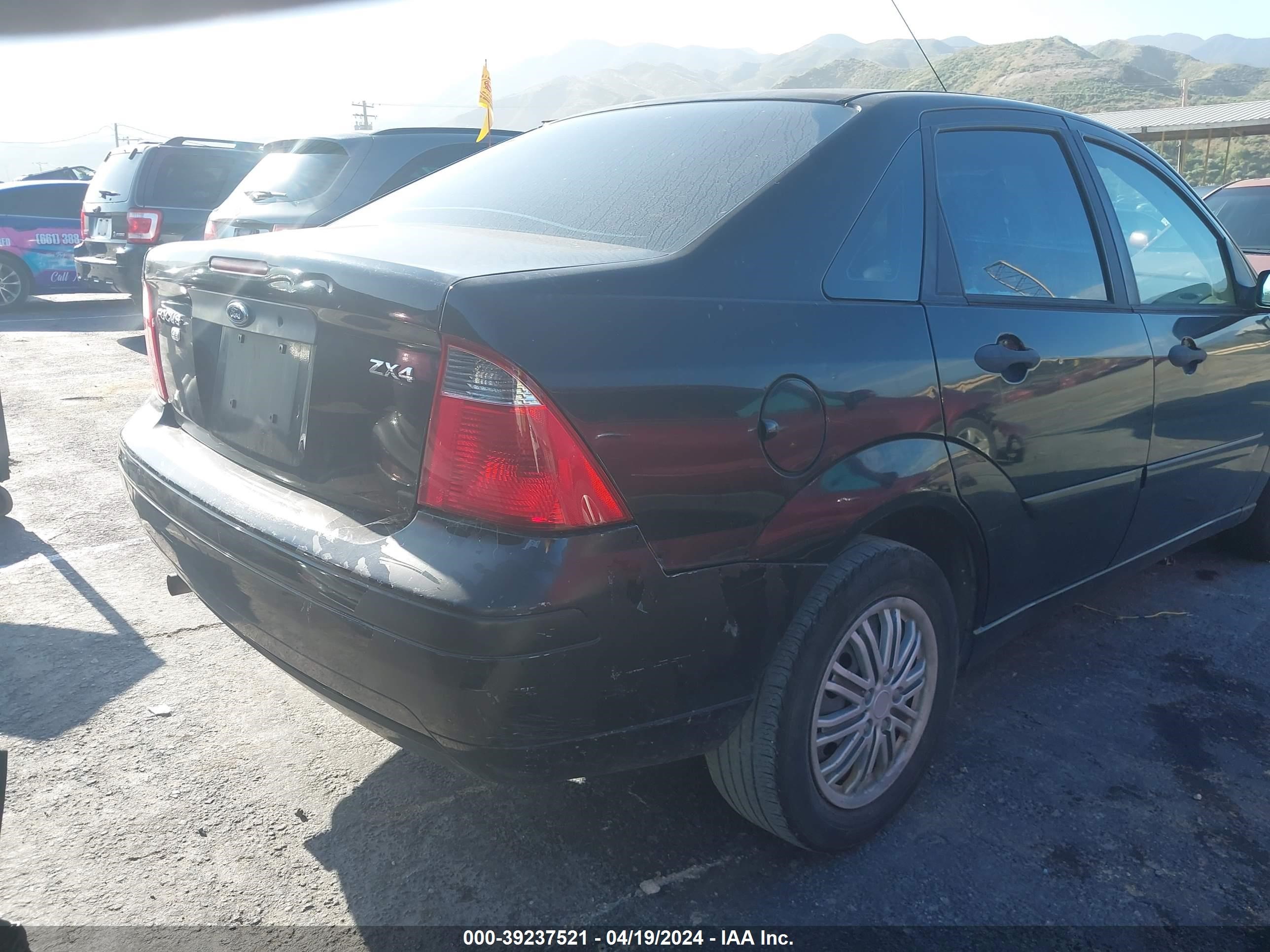 Photo 5 VIN: 1FAHP34N16W217607 - FORD FOCUS 