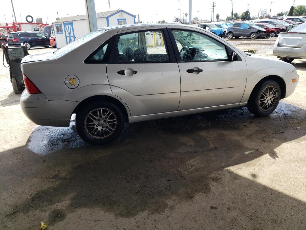 Photo 2 VIN: 1FAHP34N16W249280 - FORD FOCUS 