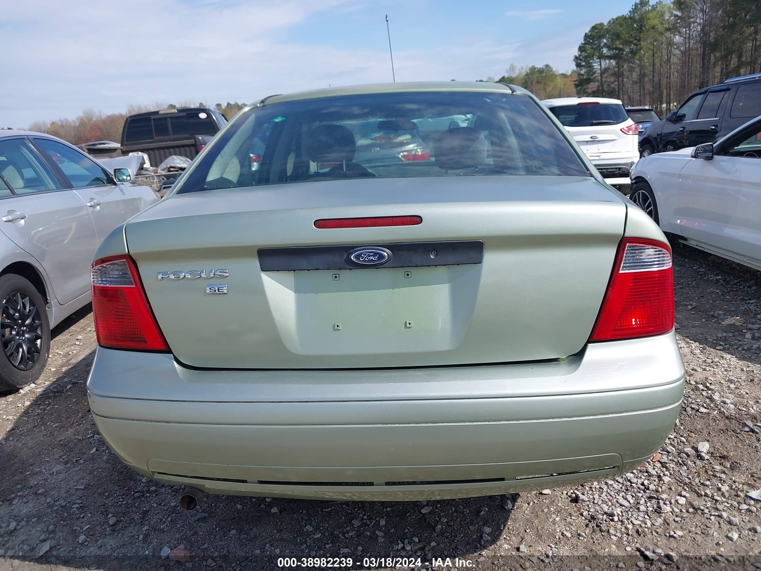 Photo 14 VIN: 1FAHP34N17W239009 - FORD FOCUS 