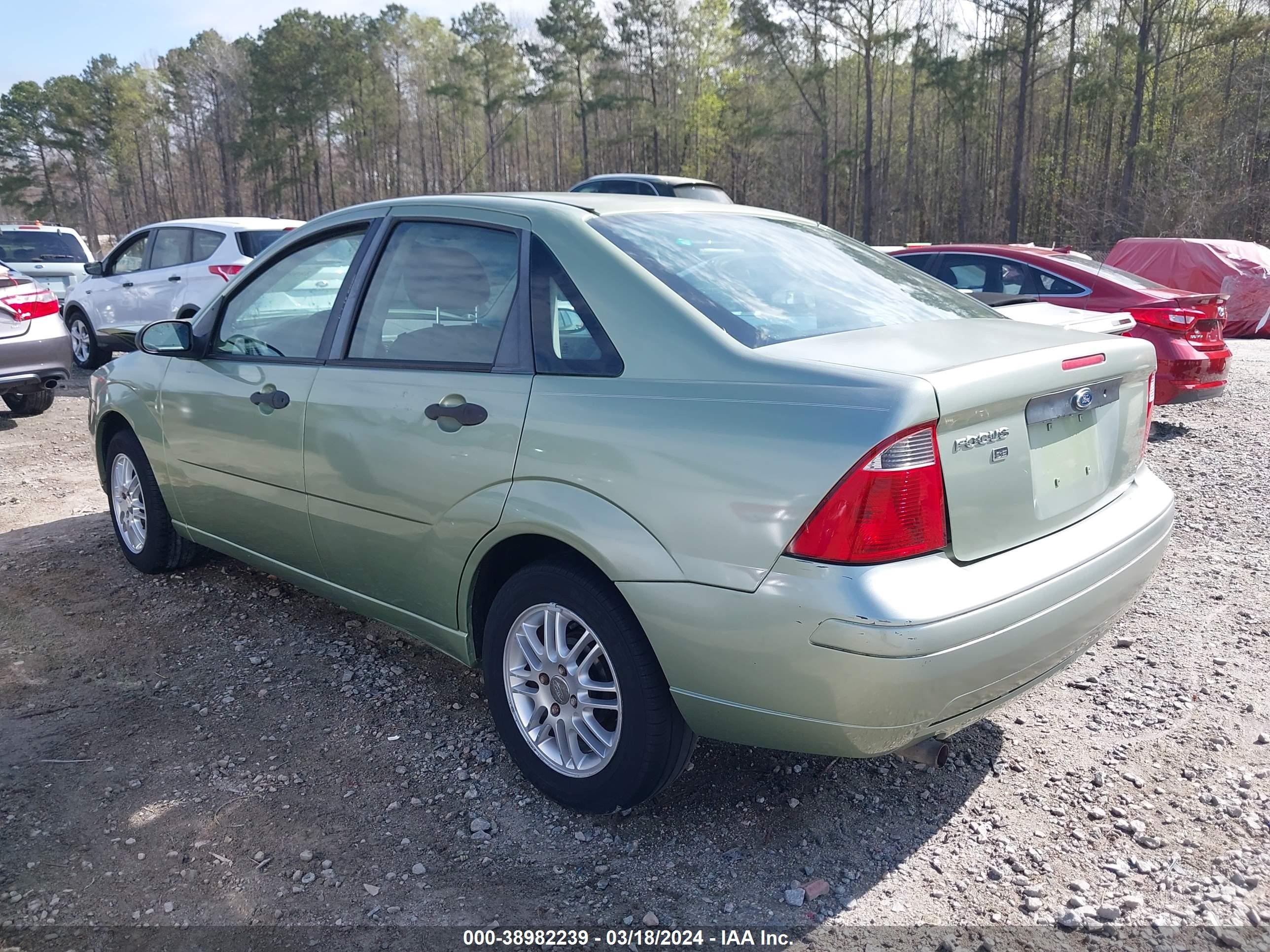 Photo 2 VIN: 1FAHP34N17W239009 - FORD FOCUS 