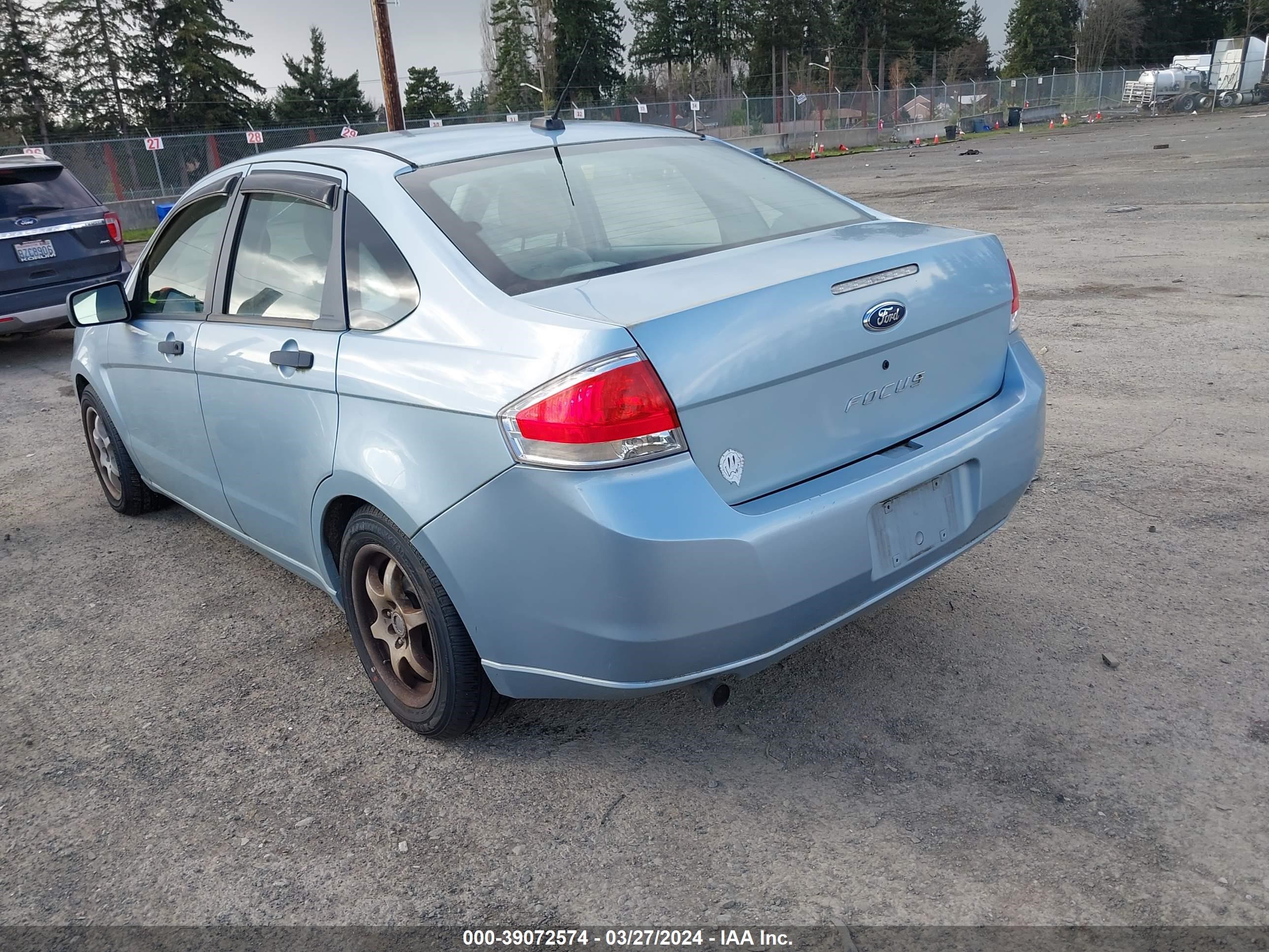 Photo 2 VIN: 1FAHP34N18W250383 - FORD FOCUS 