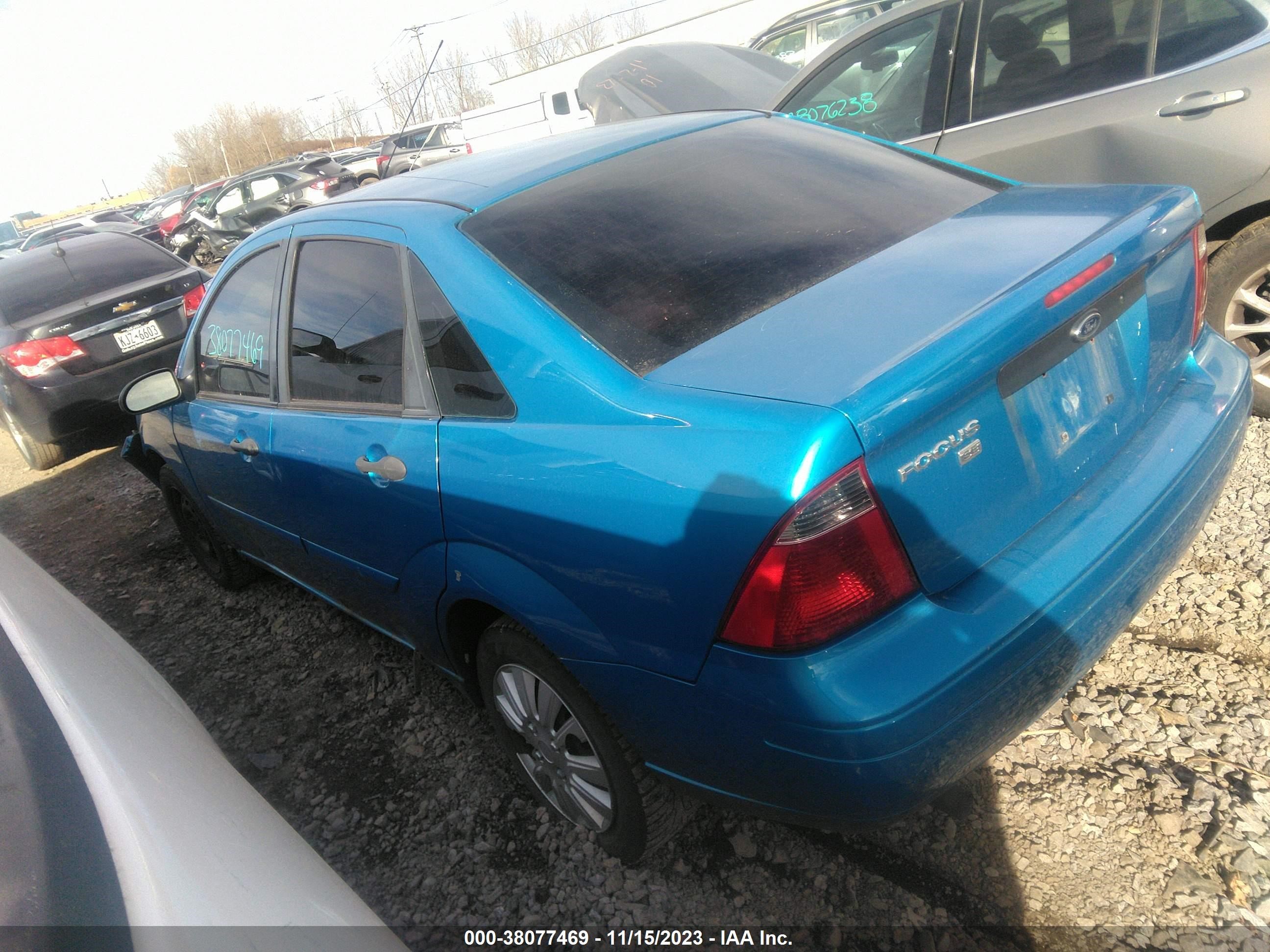 Photo 2 VIN: 1FAHP34N37W115548 - FORD FOCUS 