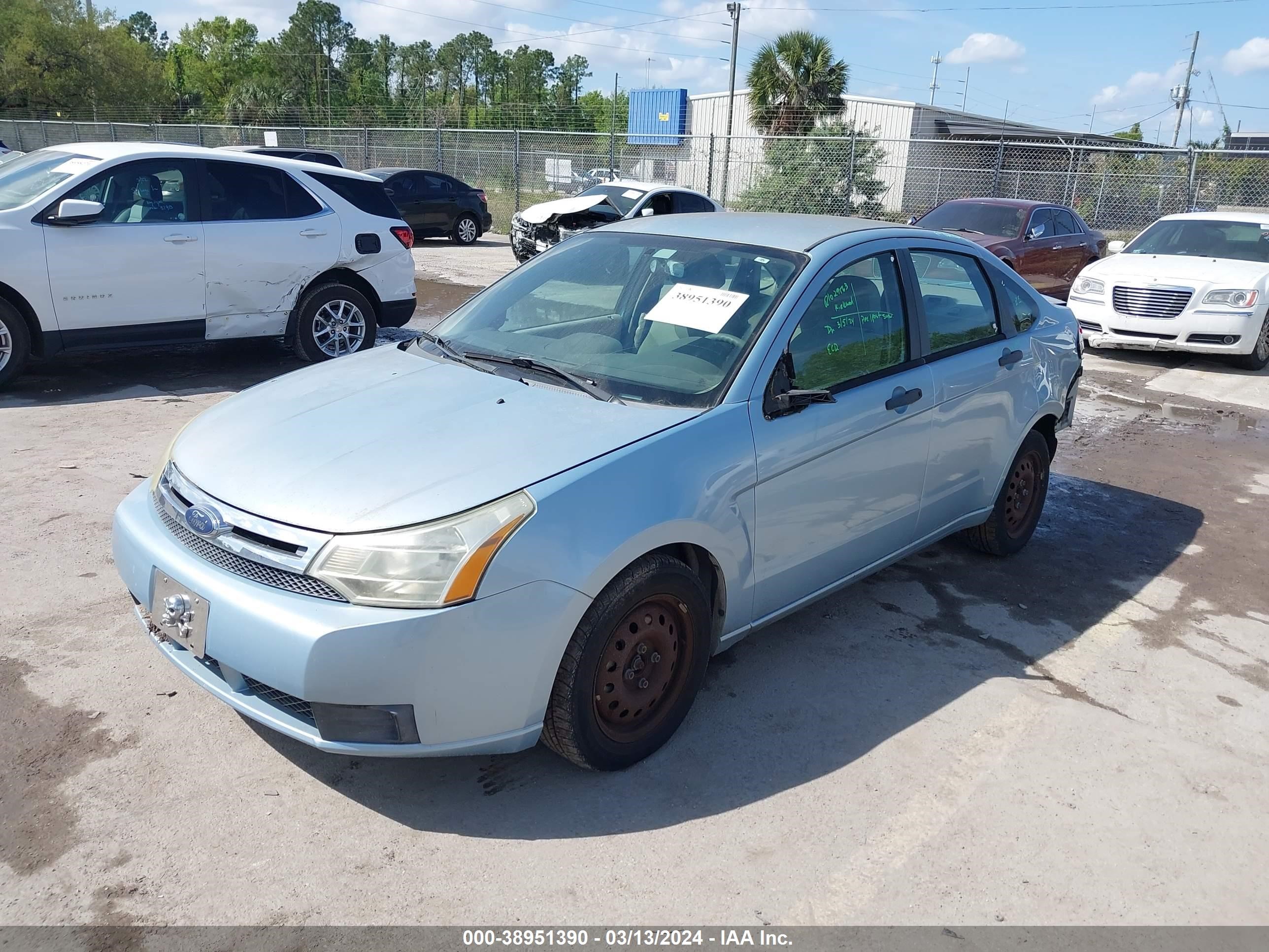 Photo 1 VIN: 1FAHP34N38W157879 - FORD FOCUS 