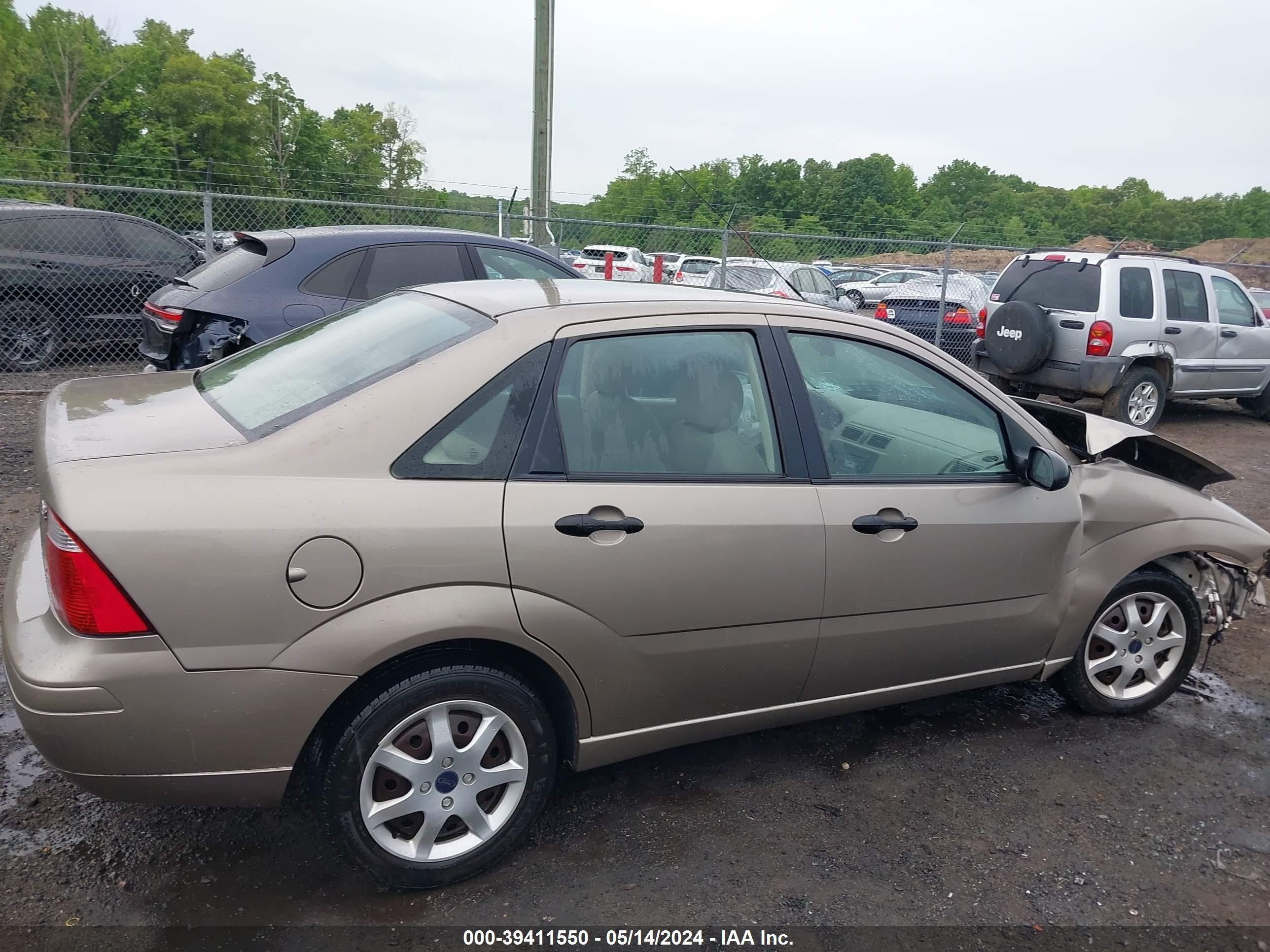 Photo 12 VIN: 1FAHP34N55W250771 - FORD FOCUS 