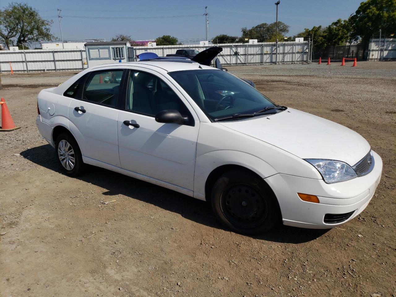 Photo 3 VIN: 1FAHP34N75W265014 - FORD FOCUS 