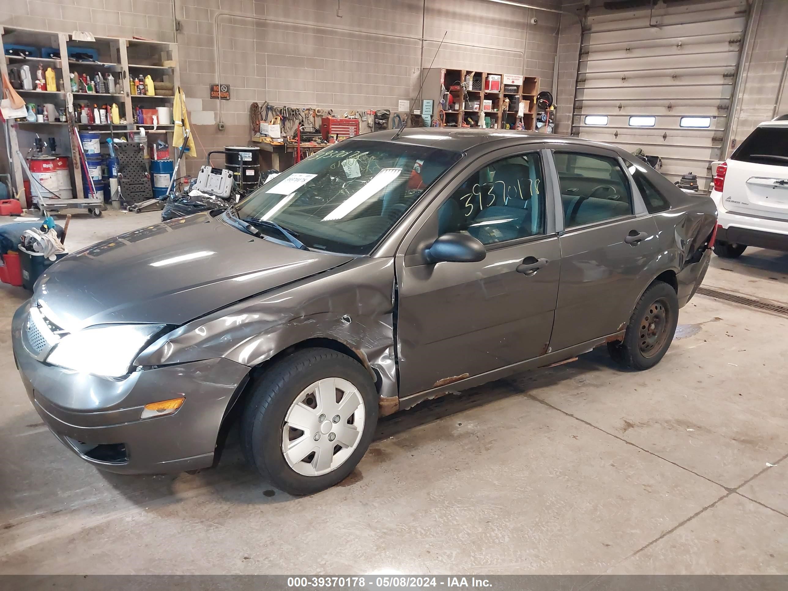 Photo 1 VIN: 1FAHP34N77W208198 - FORD FOCUS 