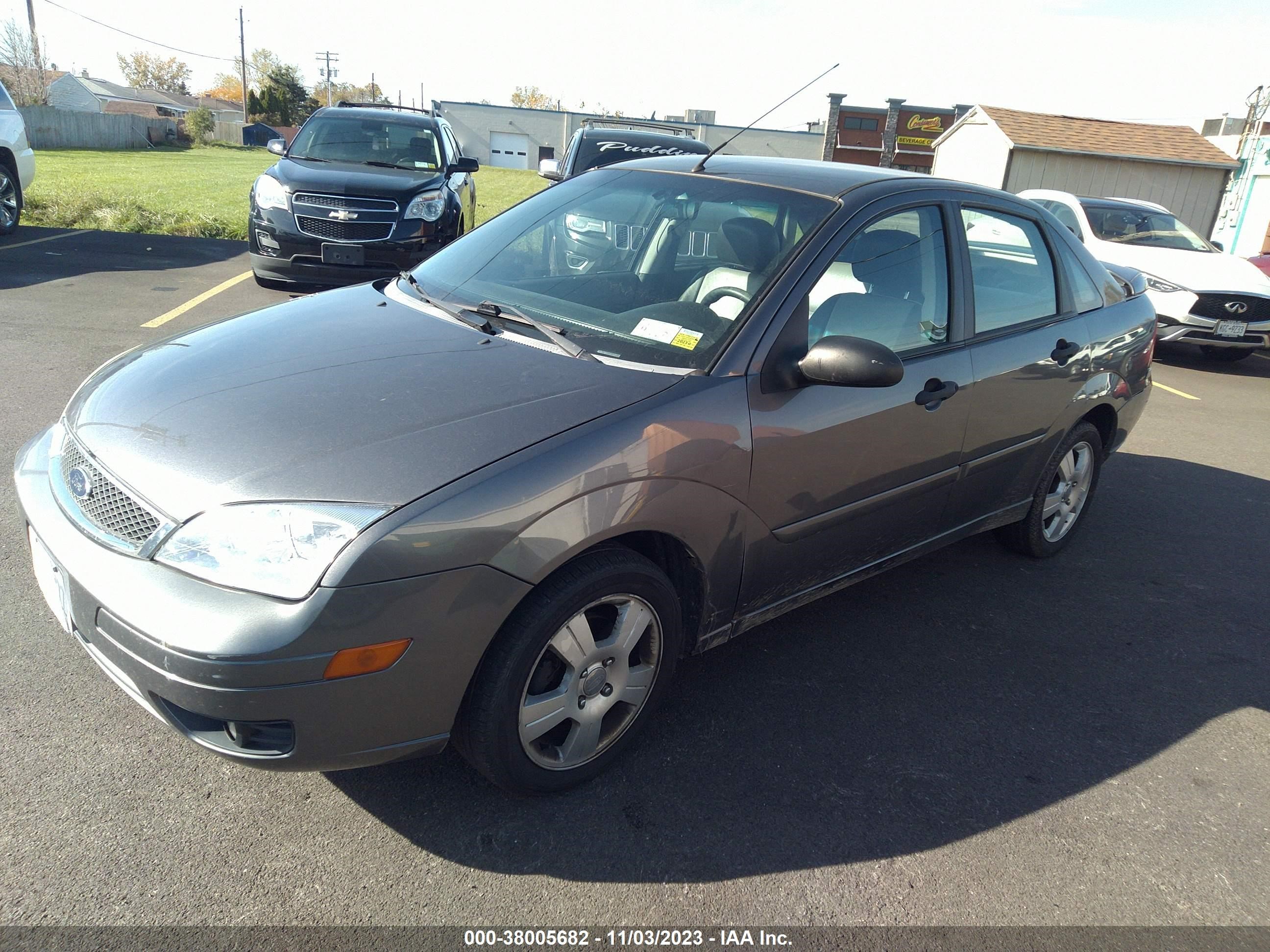 Photo 1 VIN: 1FAHP34N77W260012 - FORD FOCUS 