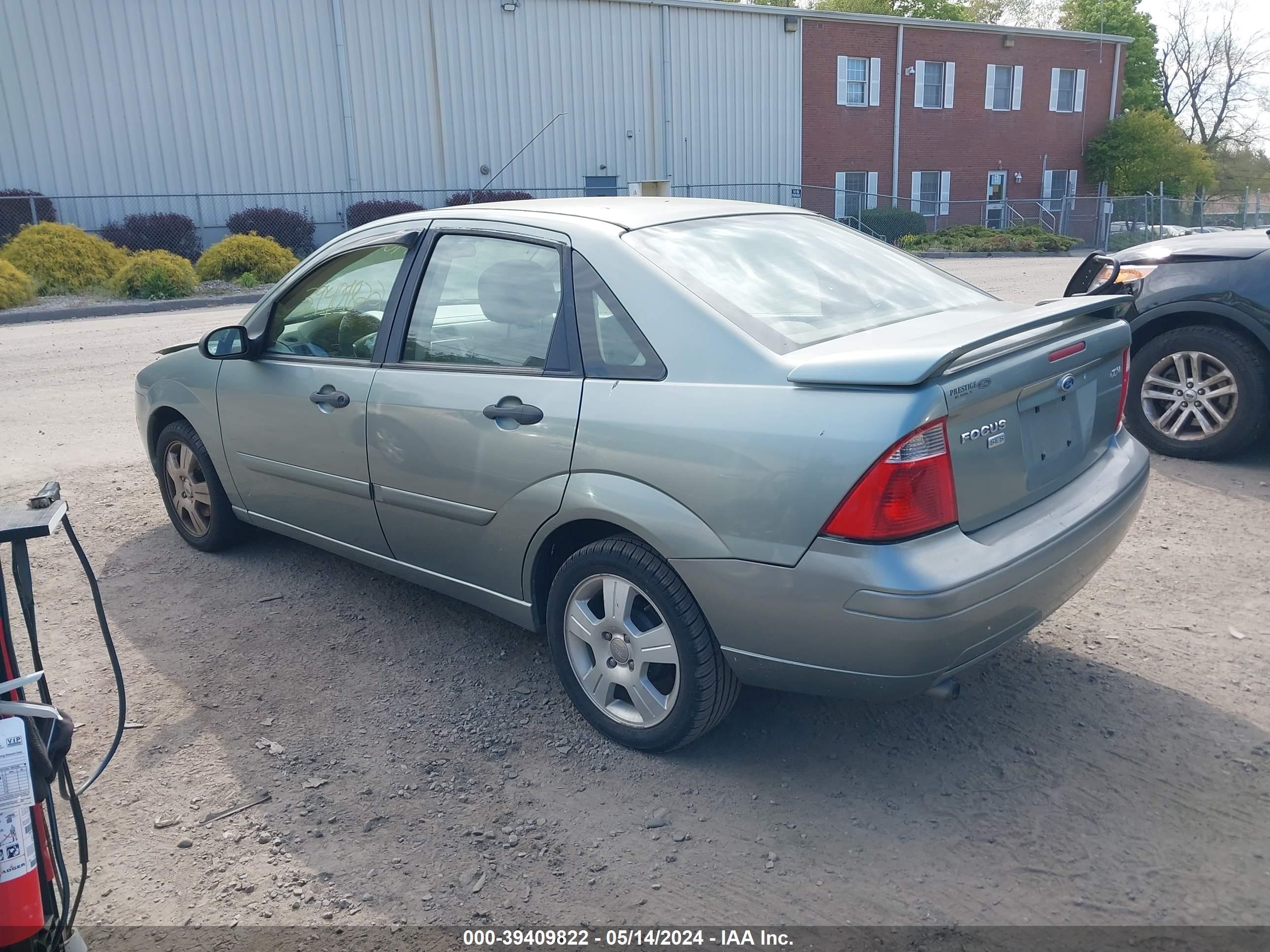 Photo 2 VIN: 1FAHP34N86W233187 - FORD FOCUS 