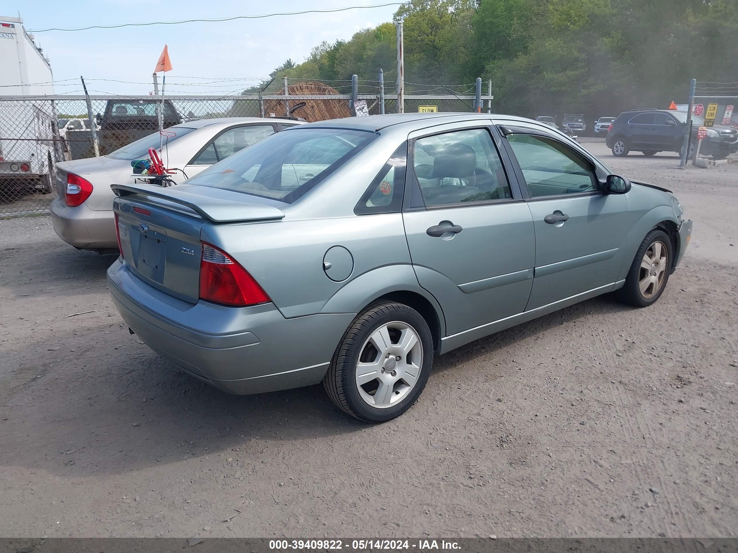 Photo 3 VIN: 1FAHP34N86W233187 - FORD FOCUS 