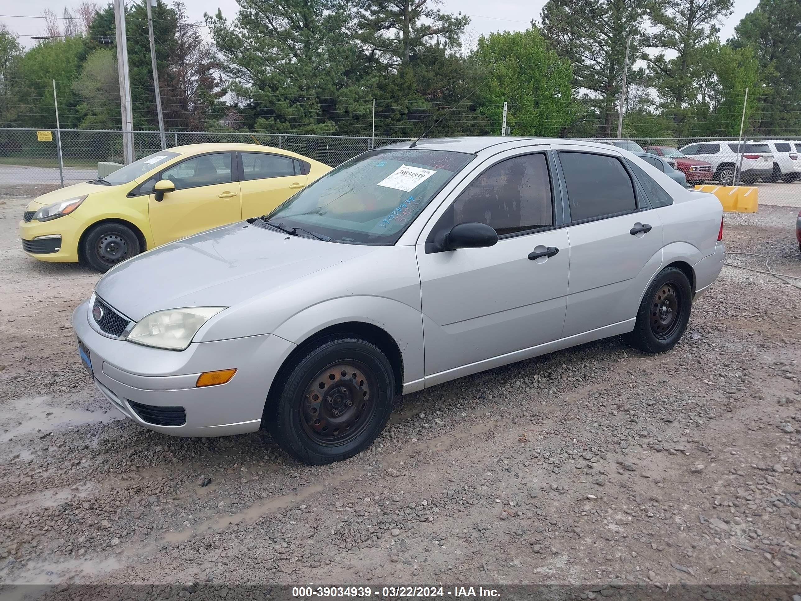 Photo 1 VIN: 1FAHP34N87W342301 - FORD FOCUS 