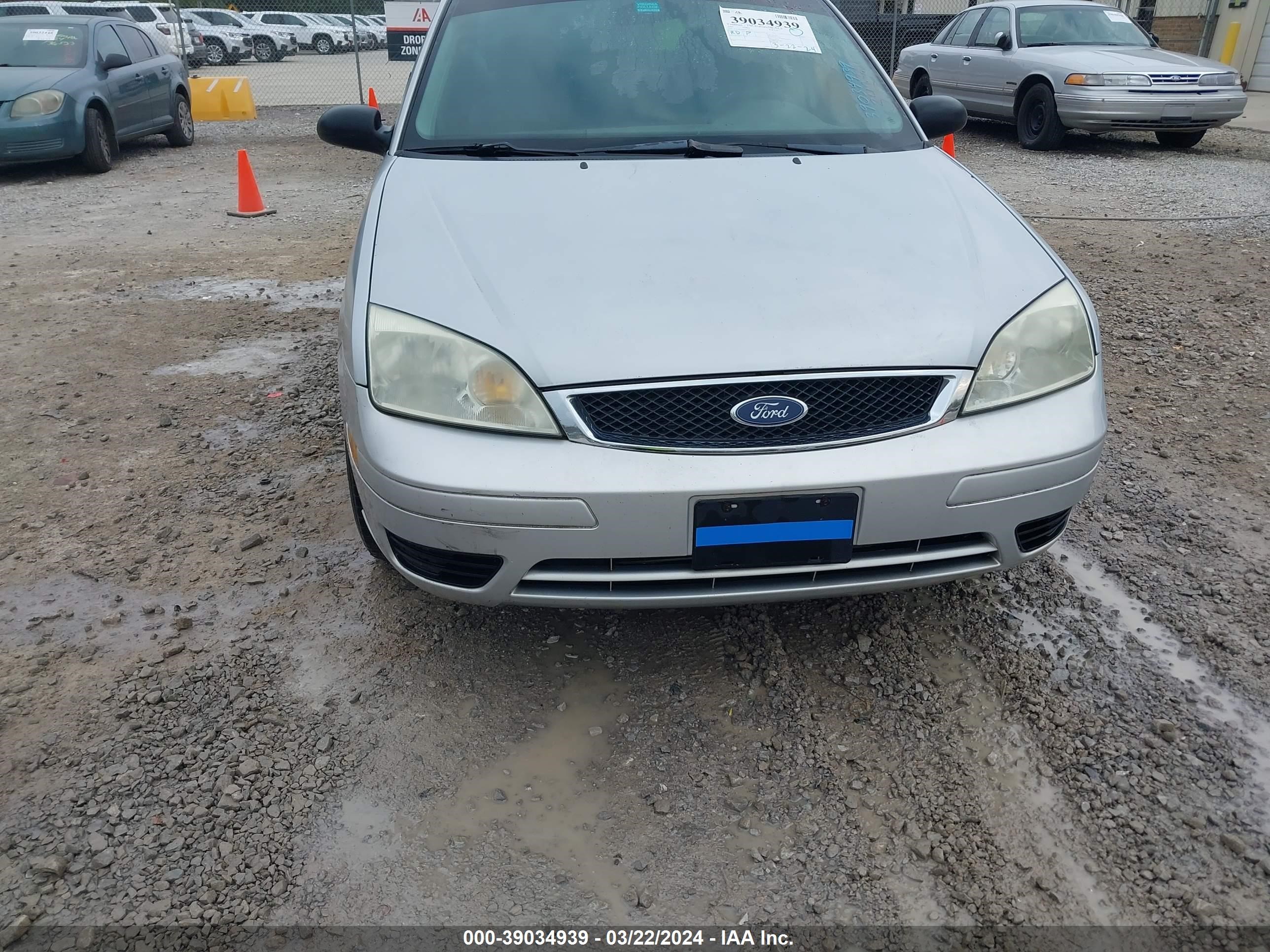 Photo 5 VIN: 1FAHP34N87W342301 - FORD FOCUS 