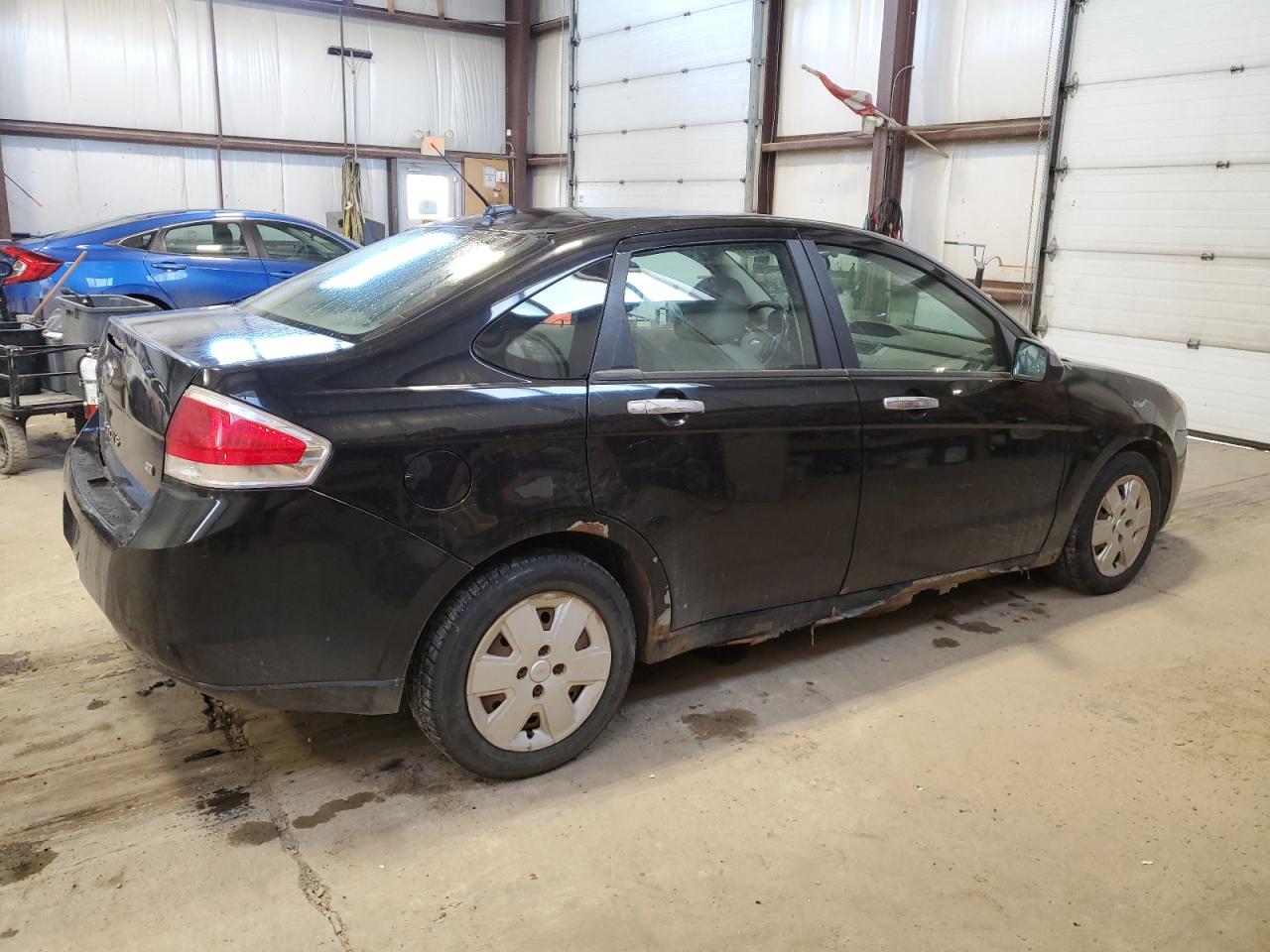 Photo 2 VIN: 1FAHP34N88W168554 - FORD FOCUS 