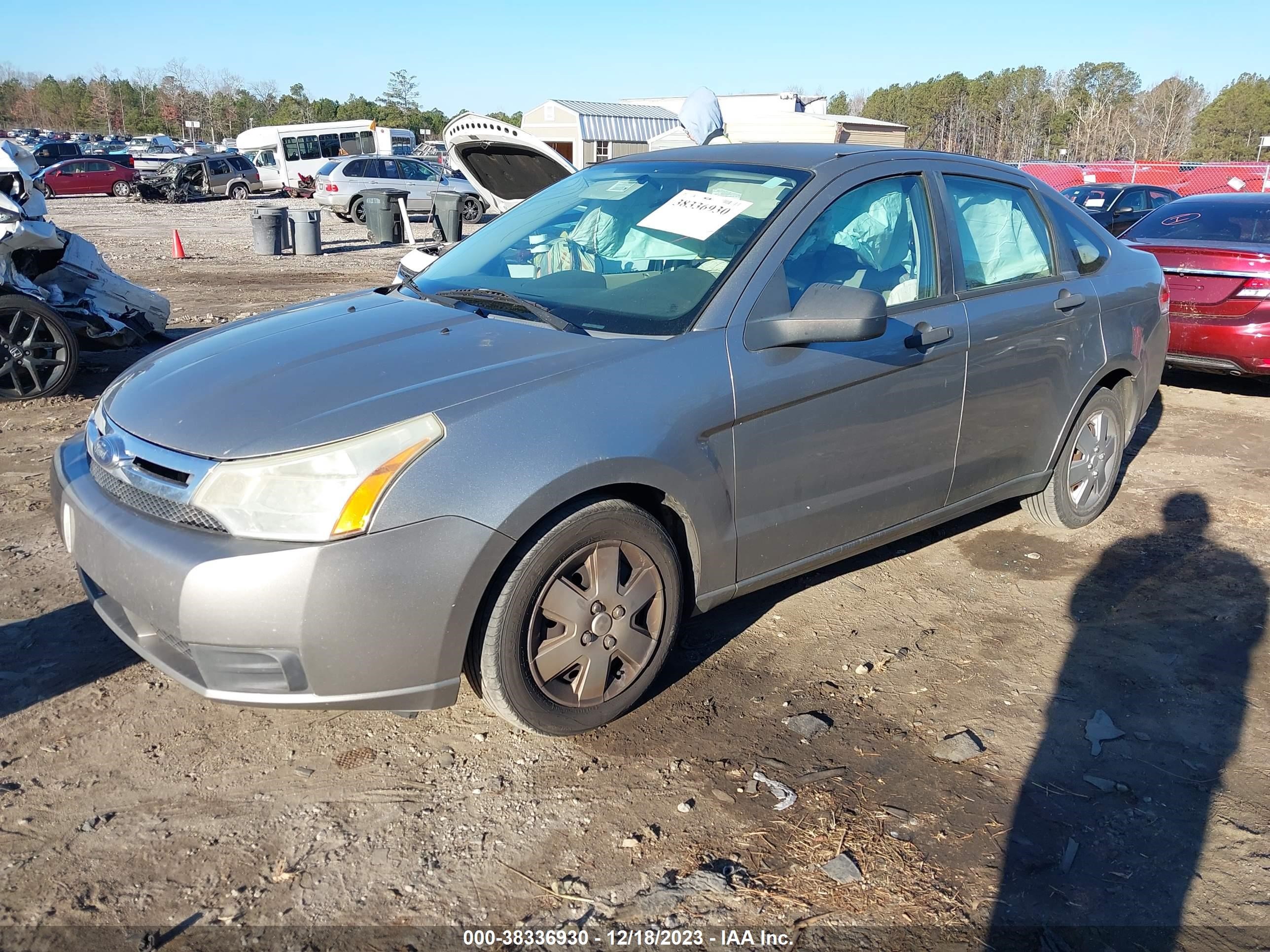 Photo 1 VIN: 1FAHP34N98W173021 - FORD FOCUS 