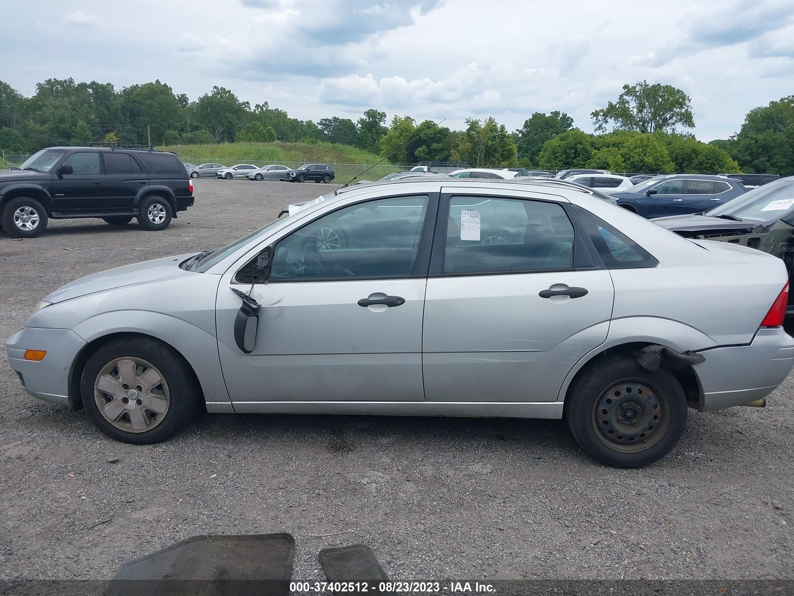 Photo 13 VIN: 1FAHP34NX6W205262 - FORD FOCUS 