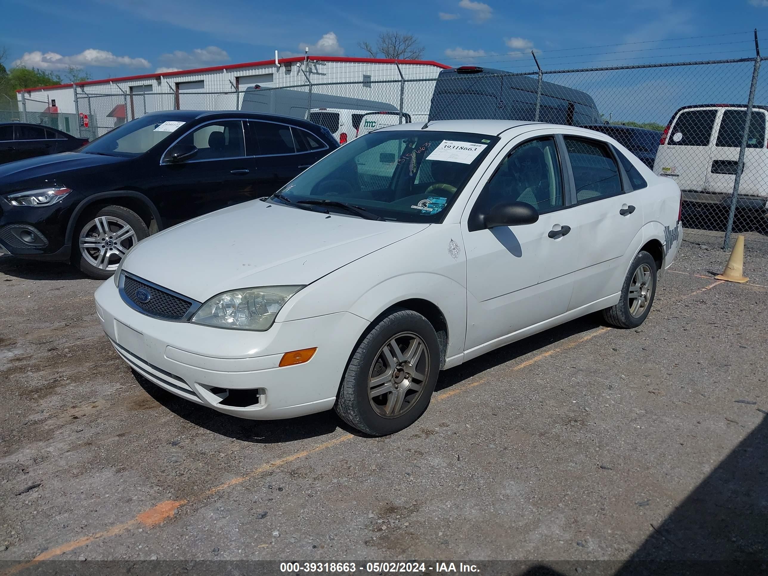 Photo 1 VIN: 1FAHP34NX7W242376 - FORD FOCUS 