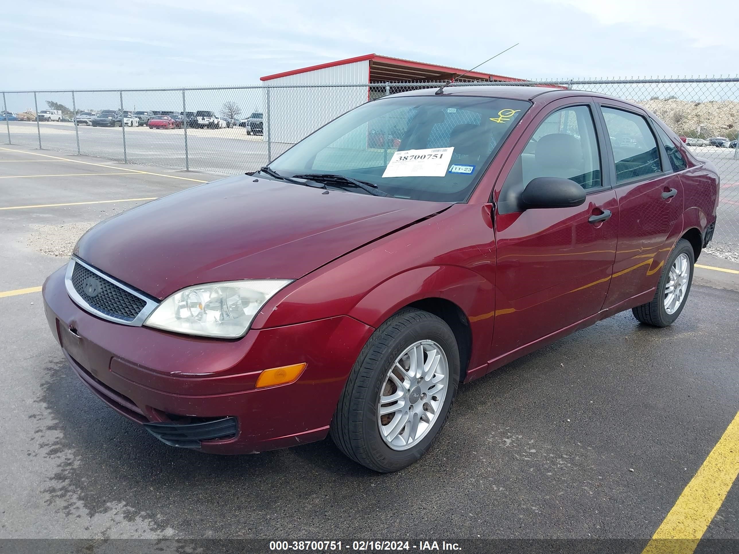 Photo 1 VIN: 1FAHP34NX7W268928 - FORD FOCUS 