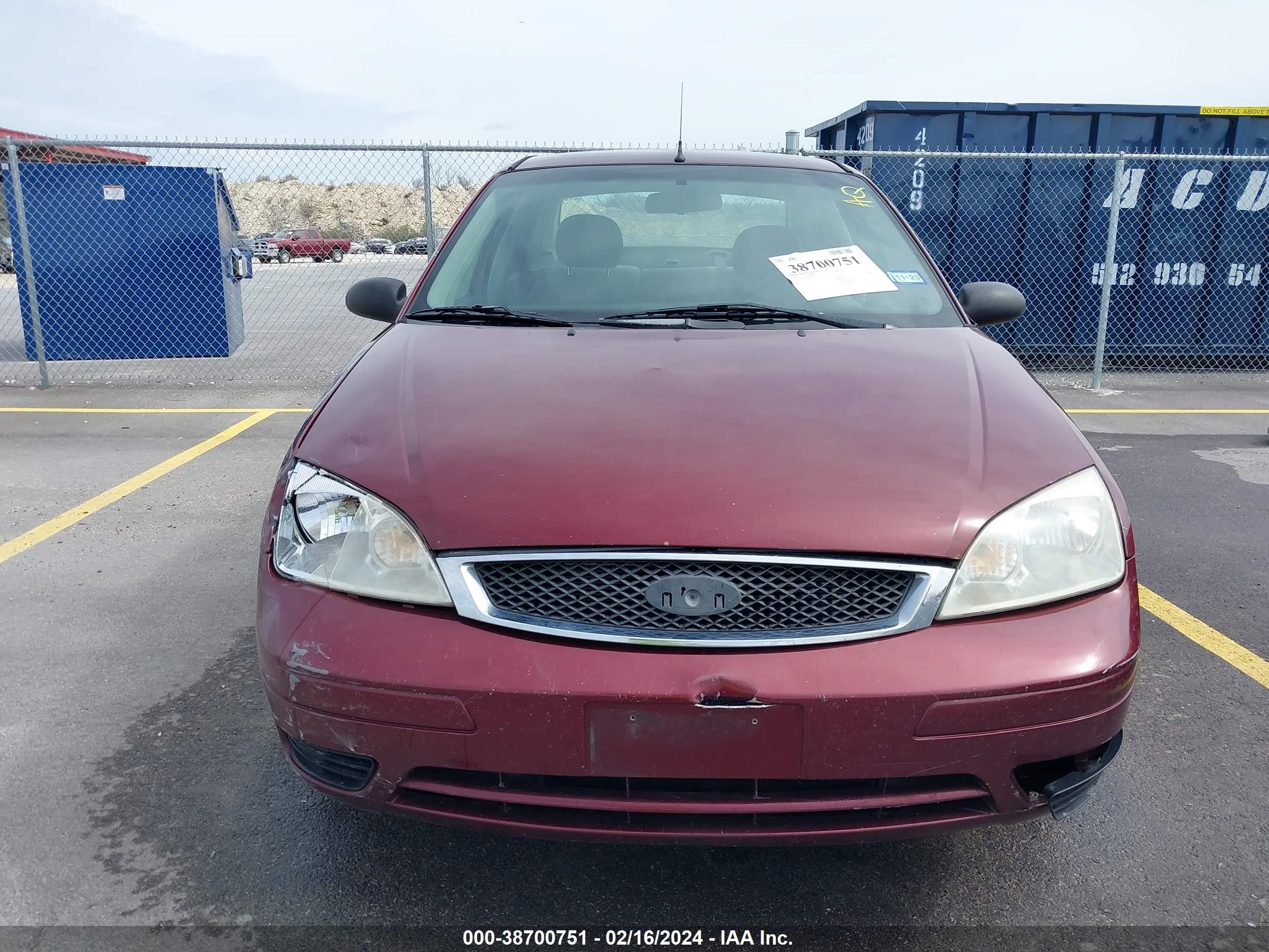 Photo 11 VIN: 1FAHP34NX7W268928 - FORD FOCUS 