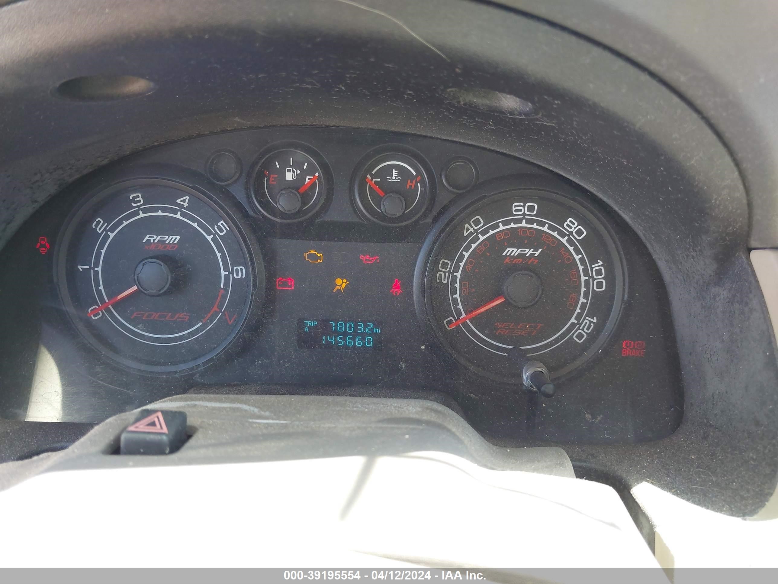 Photo 6 VIN: 1FAHP34NX8W143638 - FORD FOCUS 