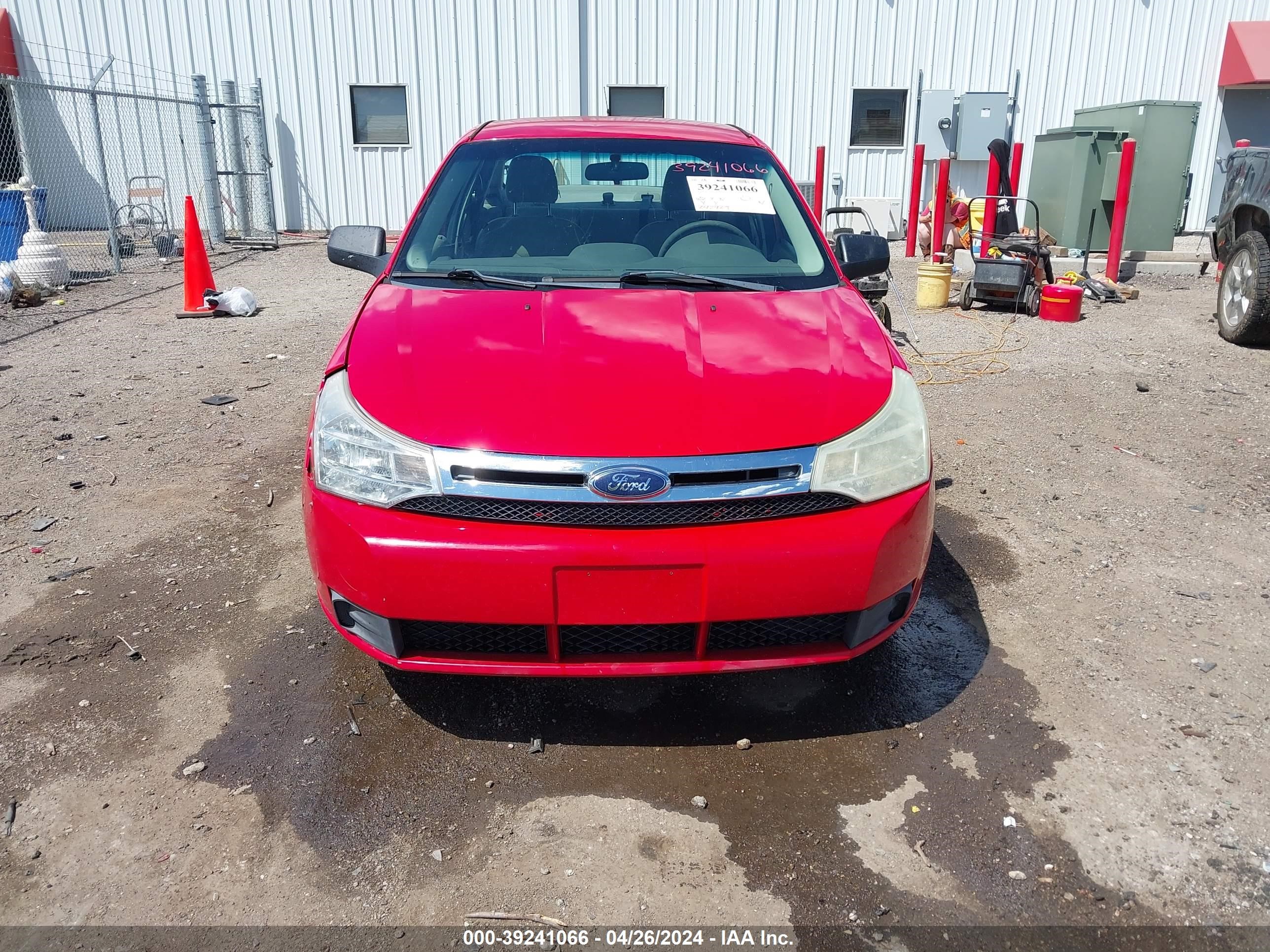 Photo 11 VIN: 1FAHP34NX8W260717 - FORD FOCUS 