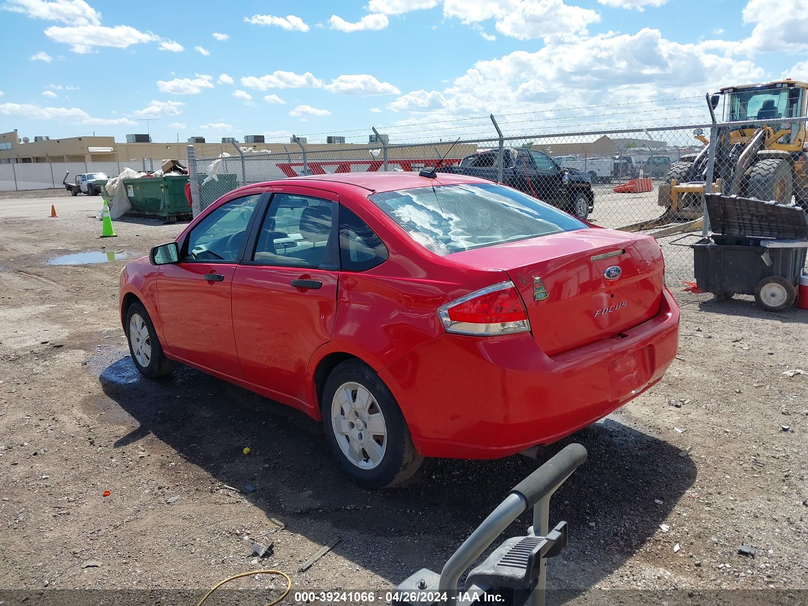 Photo 2 VIN: 1FAHP34NX8W260717 - FORD FOCUS 