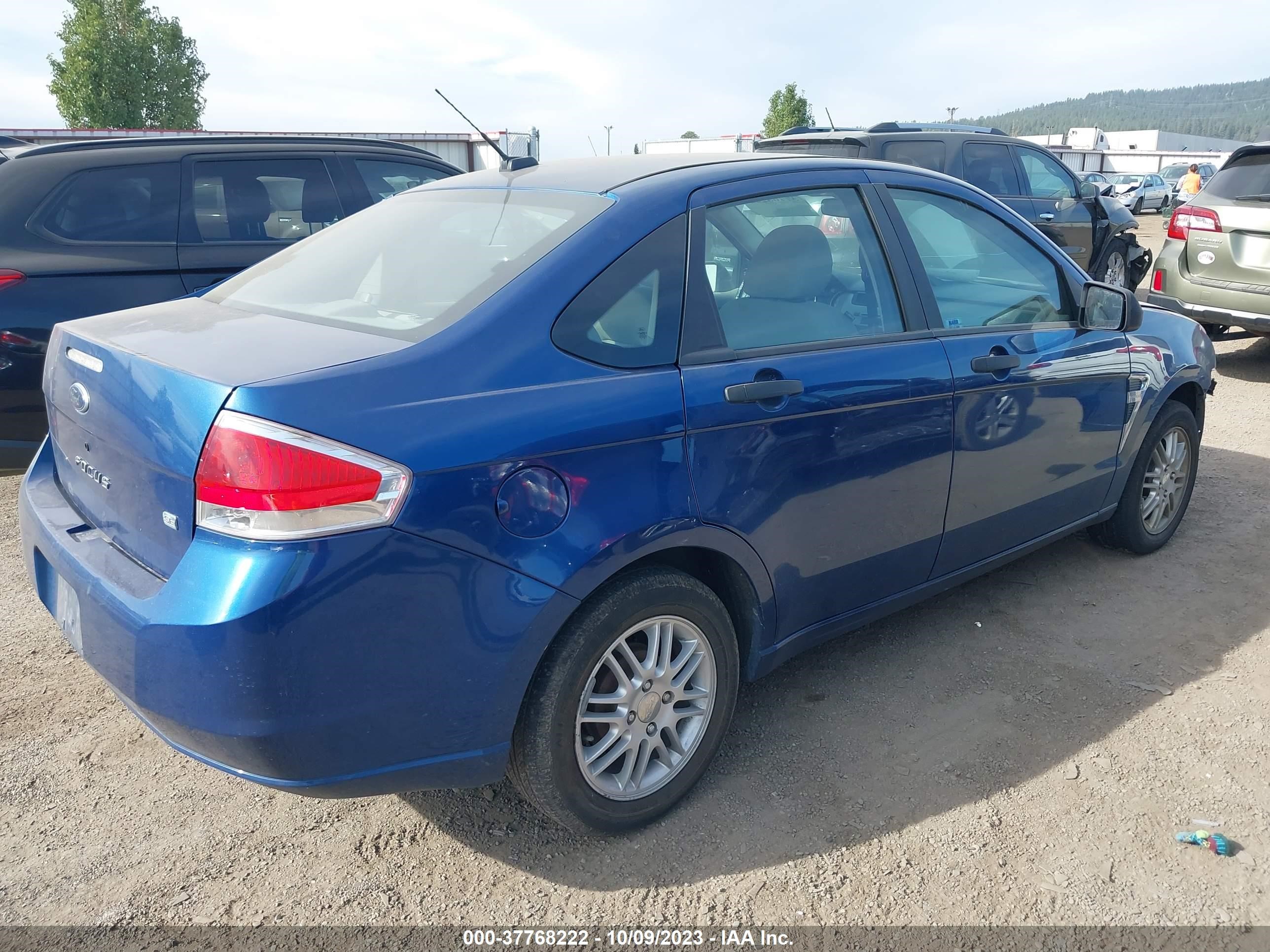 Photo 3 VIN: 1FAHP35N08W140827 - FORD FOCUS 