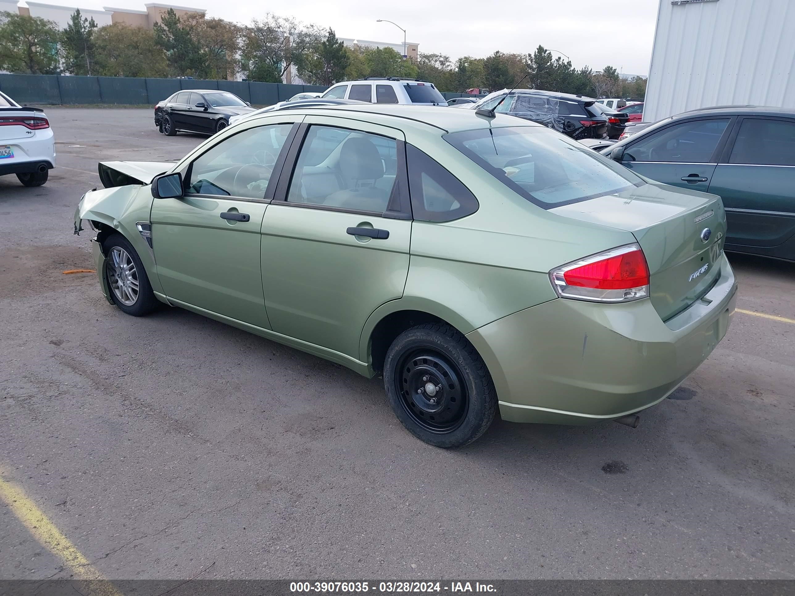 Photo 2 VIN: 1FAHP35N08W172838 - FORD FOCUS 