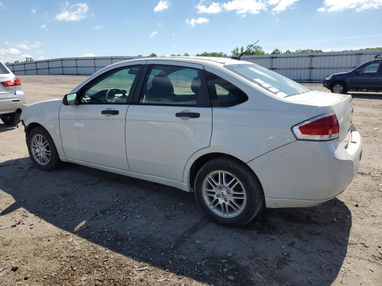 Photo 1 VIN: 1FAHP35N09W118151 - FORD FOCUS 