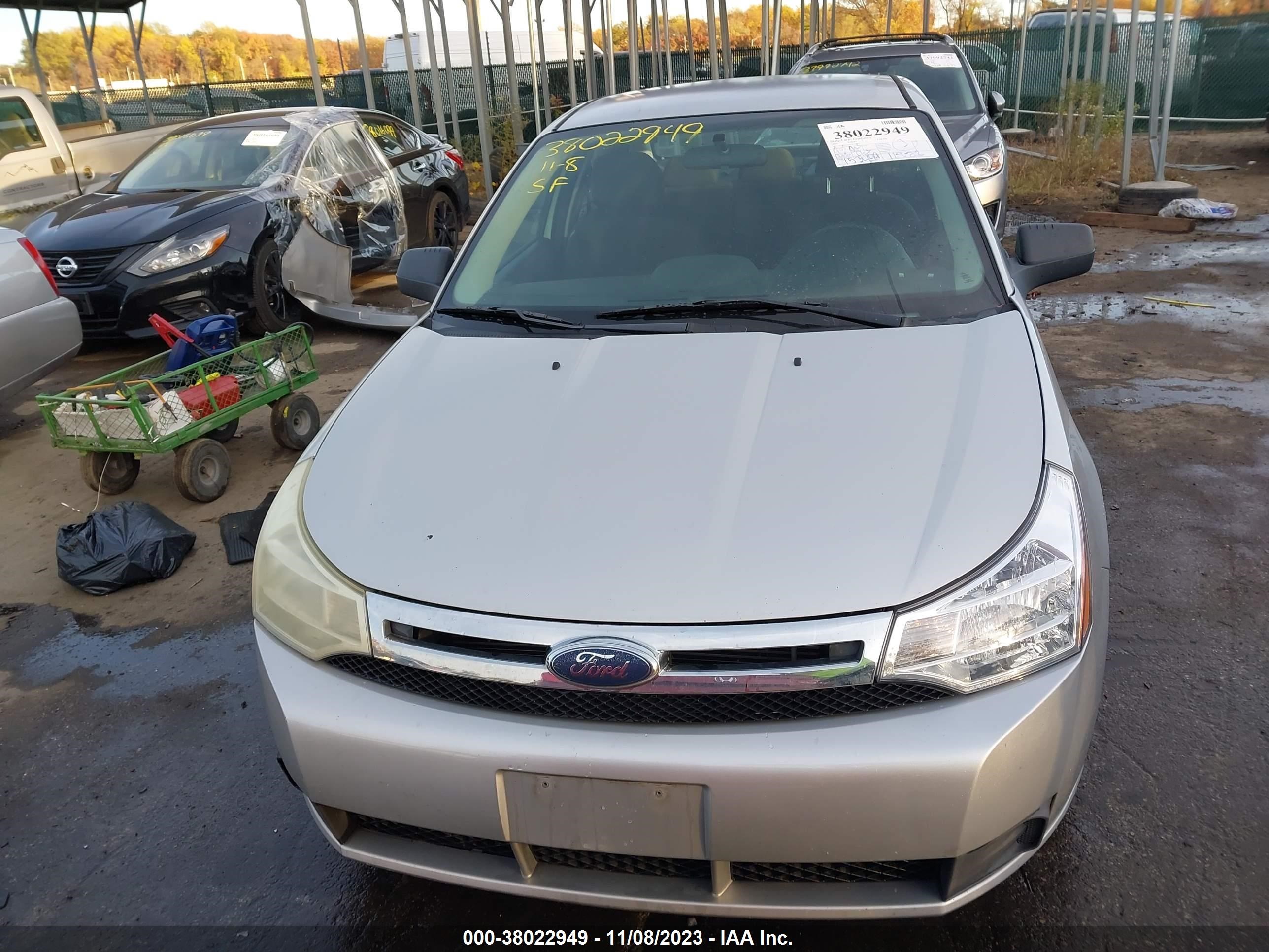 Photo 12 VIN: 1FAHP35N09W128243 - FORD FOCUS 