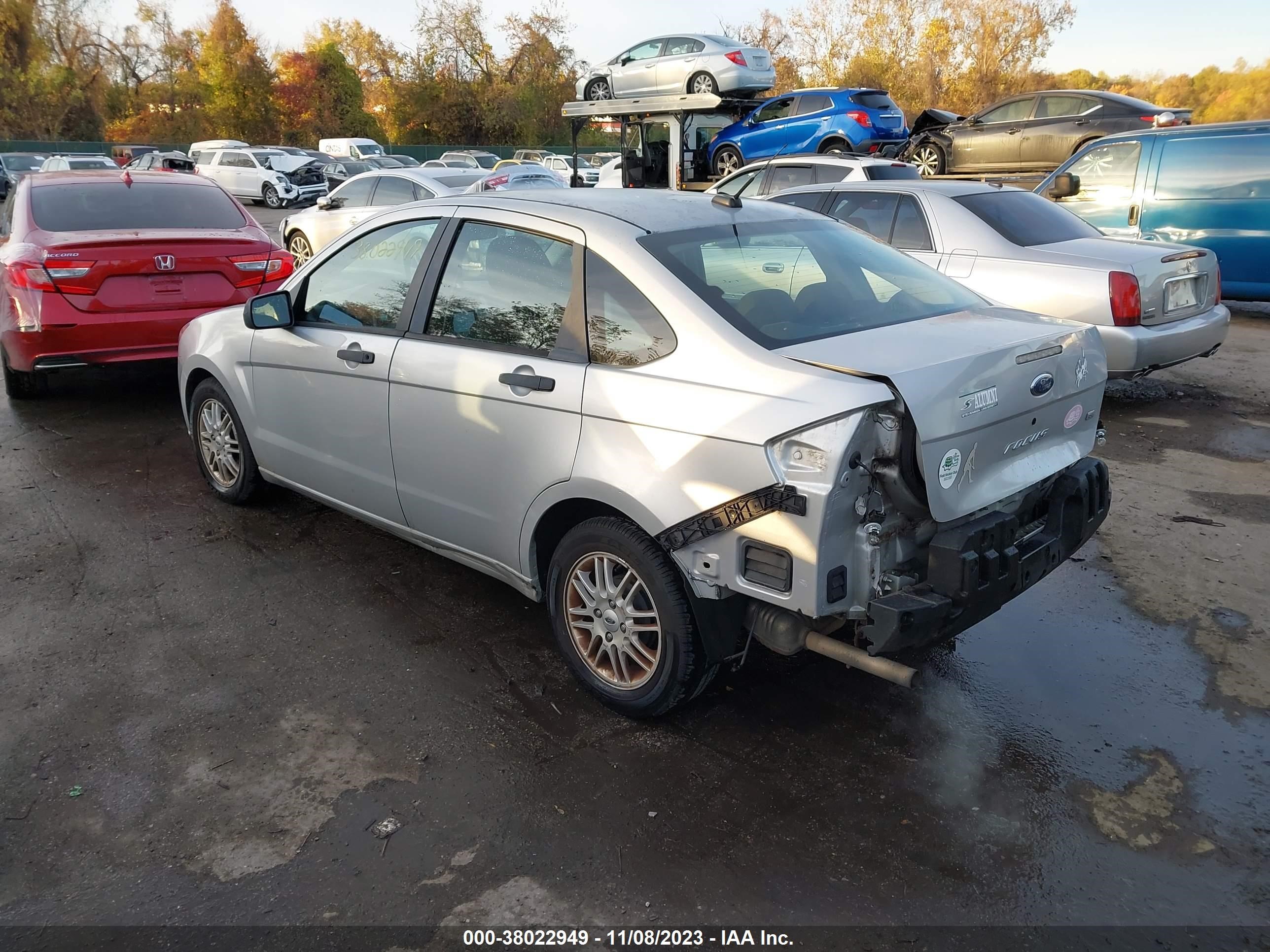 Photo 2 VIN: 1FAHP35N09W128243 - FORD FOCUS 