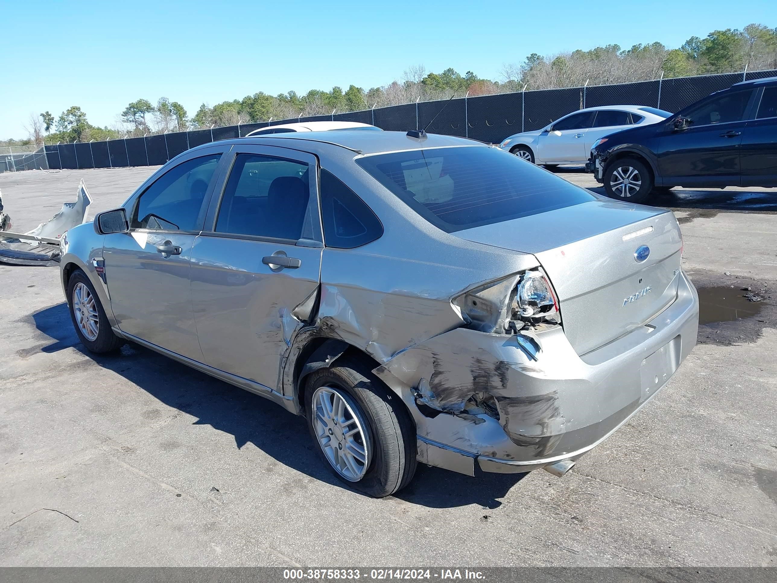 Photo 5 VIN: 1FAHP35N18W172279 - FORD FOCUS 