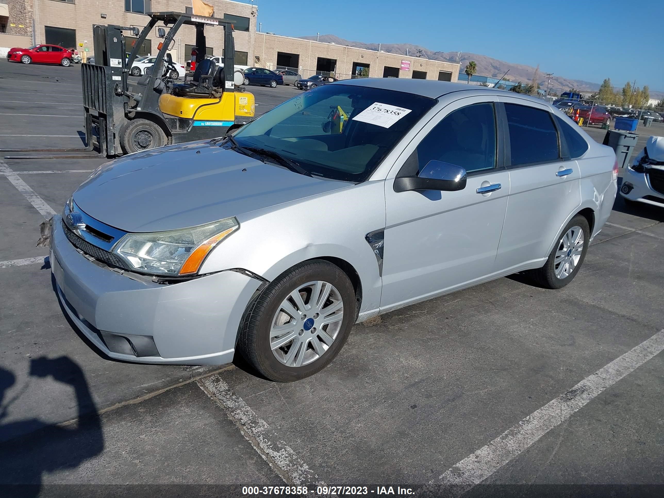 Photo 1 VIN: 1FAHP35N18W173268 - FORD FOCUS 