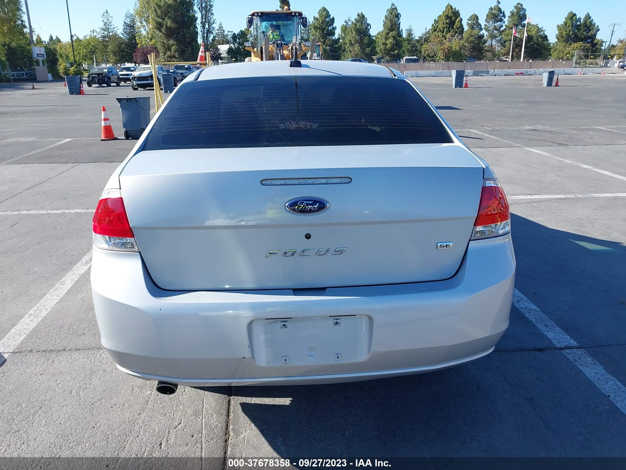 Photo 15 VIN: 1FAHP35N18W173268 - FORD FOCUS 